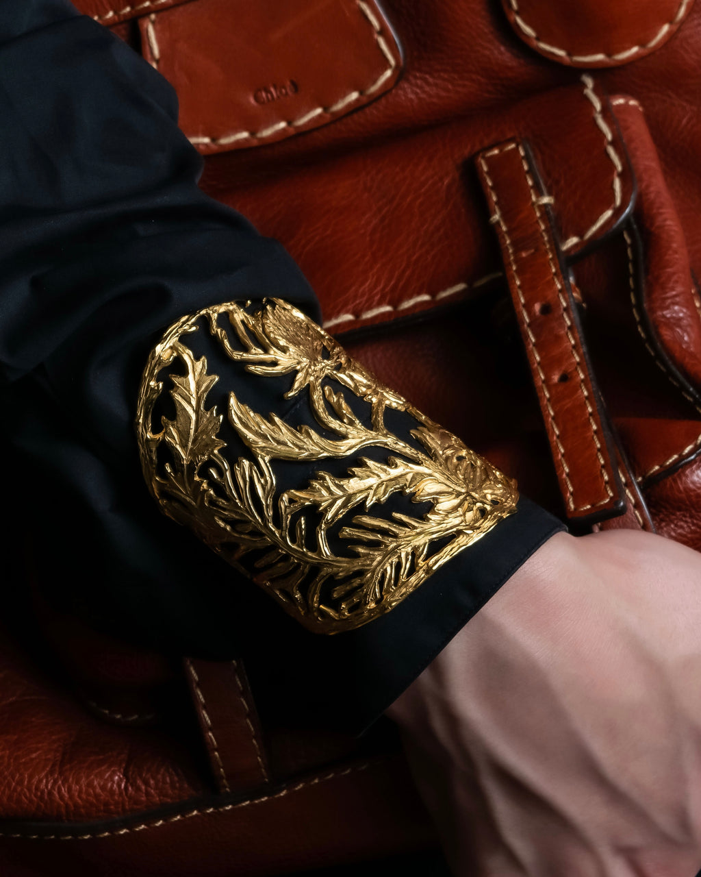 "Christian Dior" Botanical carving gold bangle