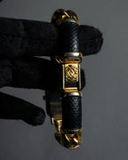 "LOEWE" 90's Square forum relief design watch