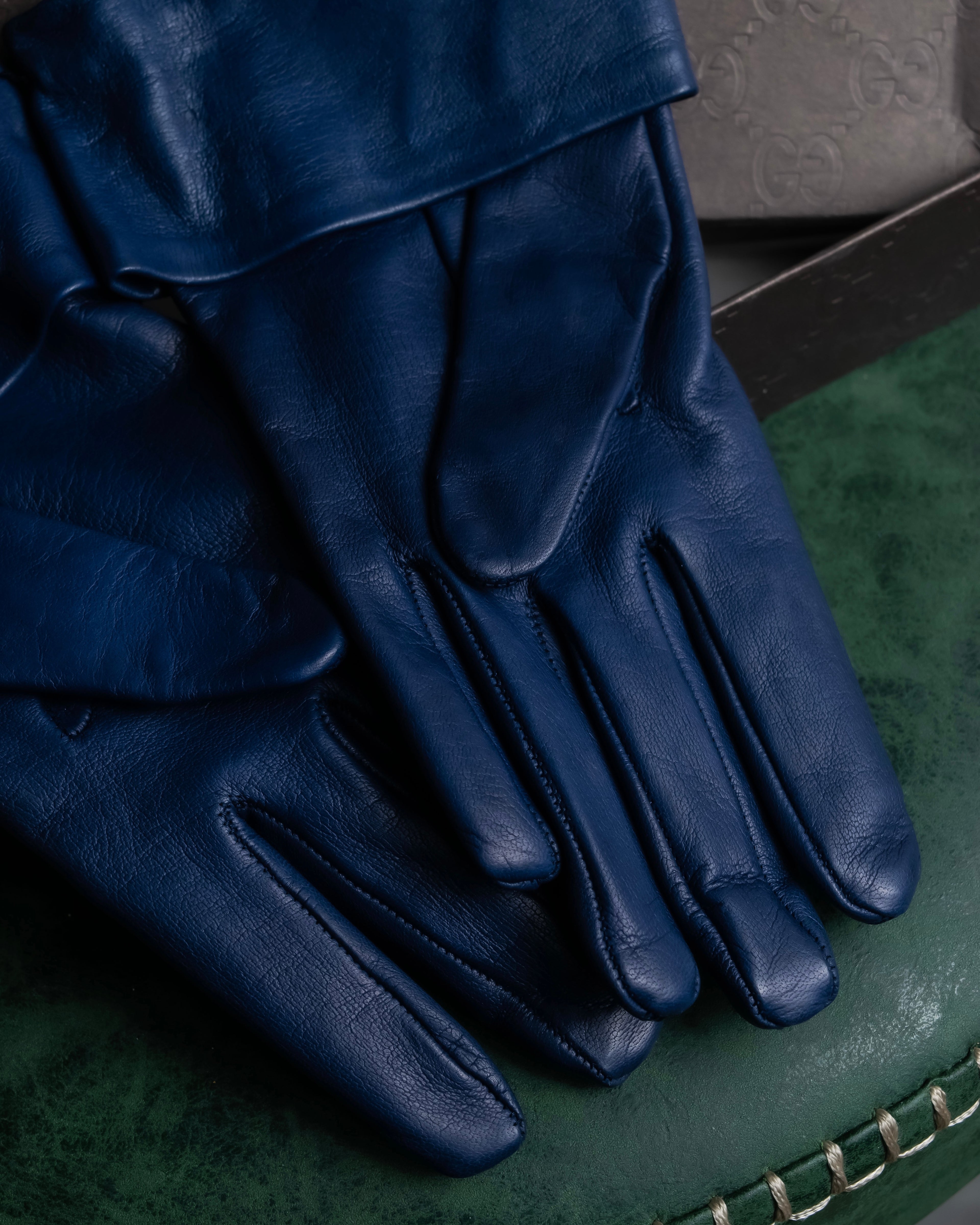 "GUCCI" Ribbon＆charm design blue leather gloves