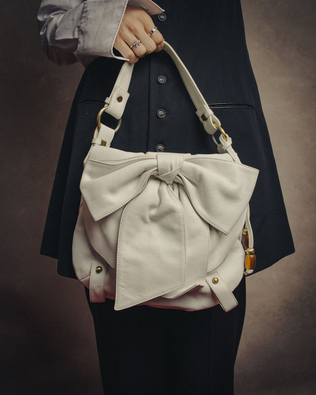 -SPECIAL- “Yves Saint Laurent” 2004-2011 Pilati era bow leather shoulder bag