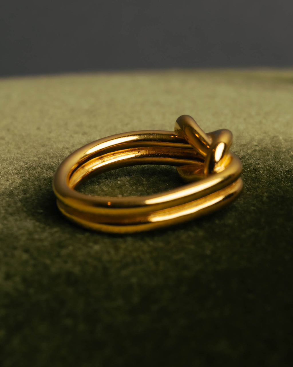 "HERMES" Sculptural gold tone knot Atame scarf ring