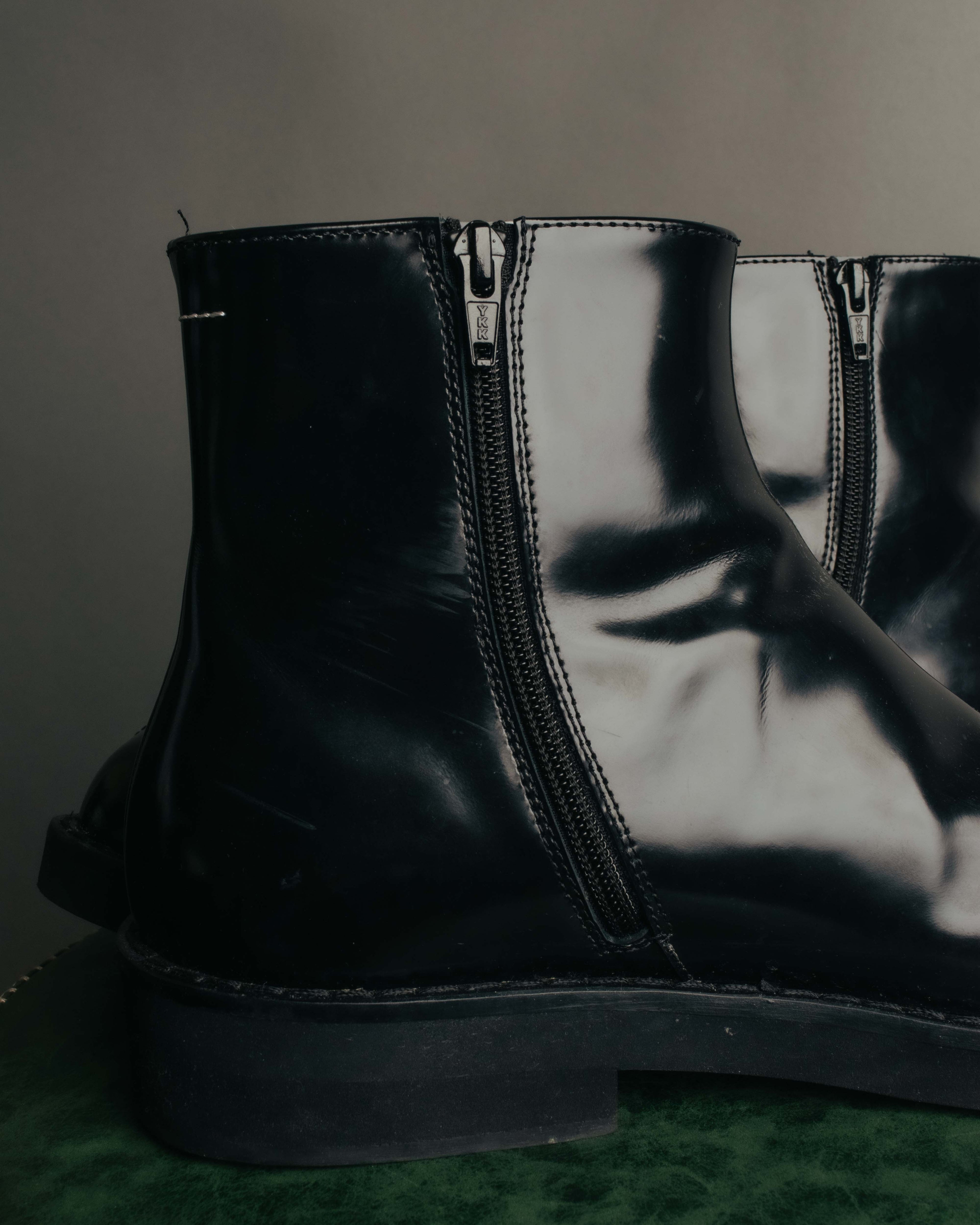 "MM6 Maison Margiela" 2010's Glossy leather side zip ankle boots