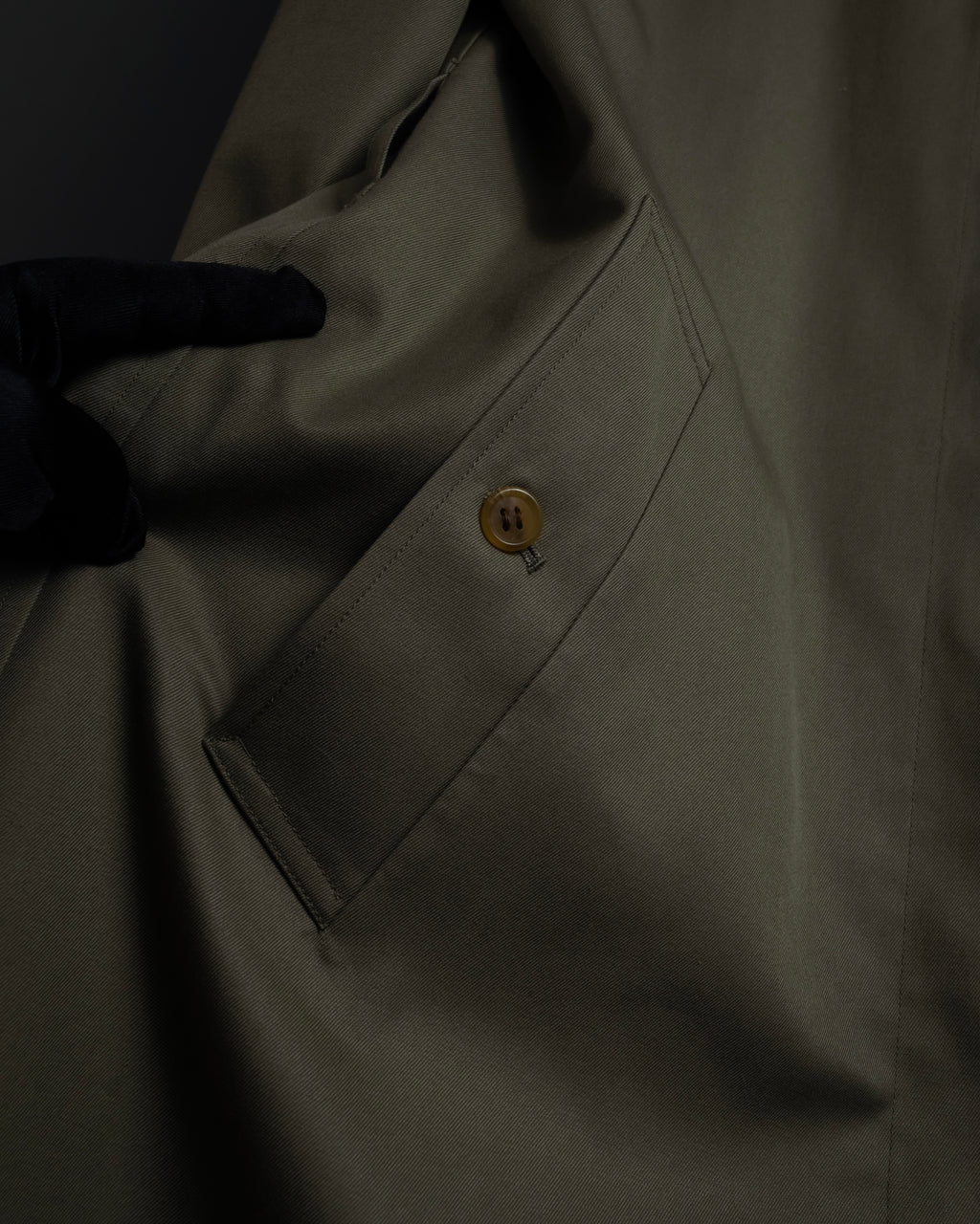 "BURBERRYS" Cape-attached design stand collar coat