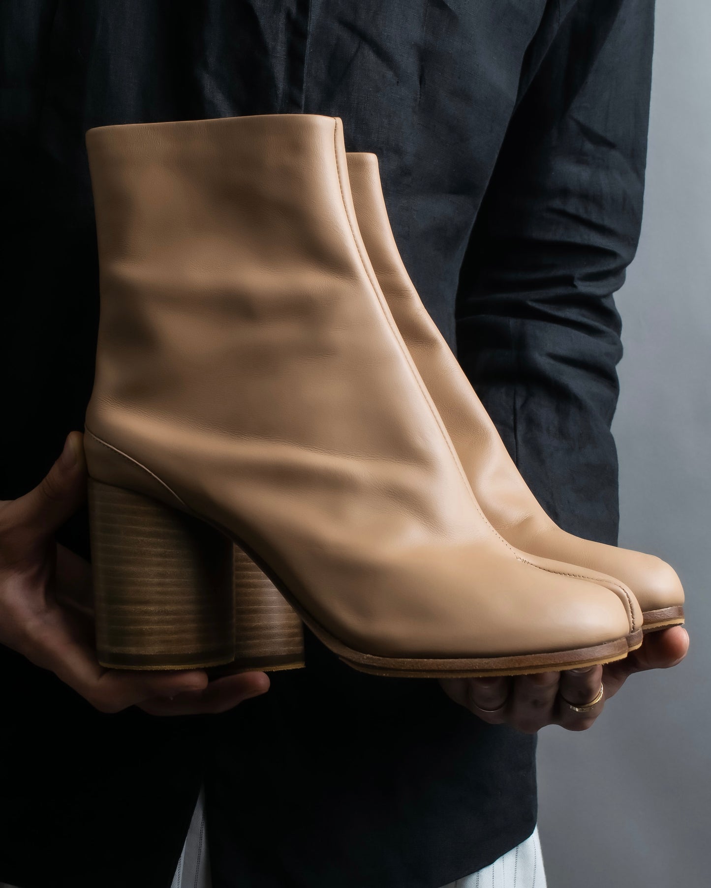 "MAISON MARGIELA" Calf leather beige color tabi boots