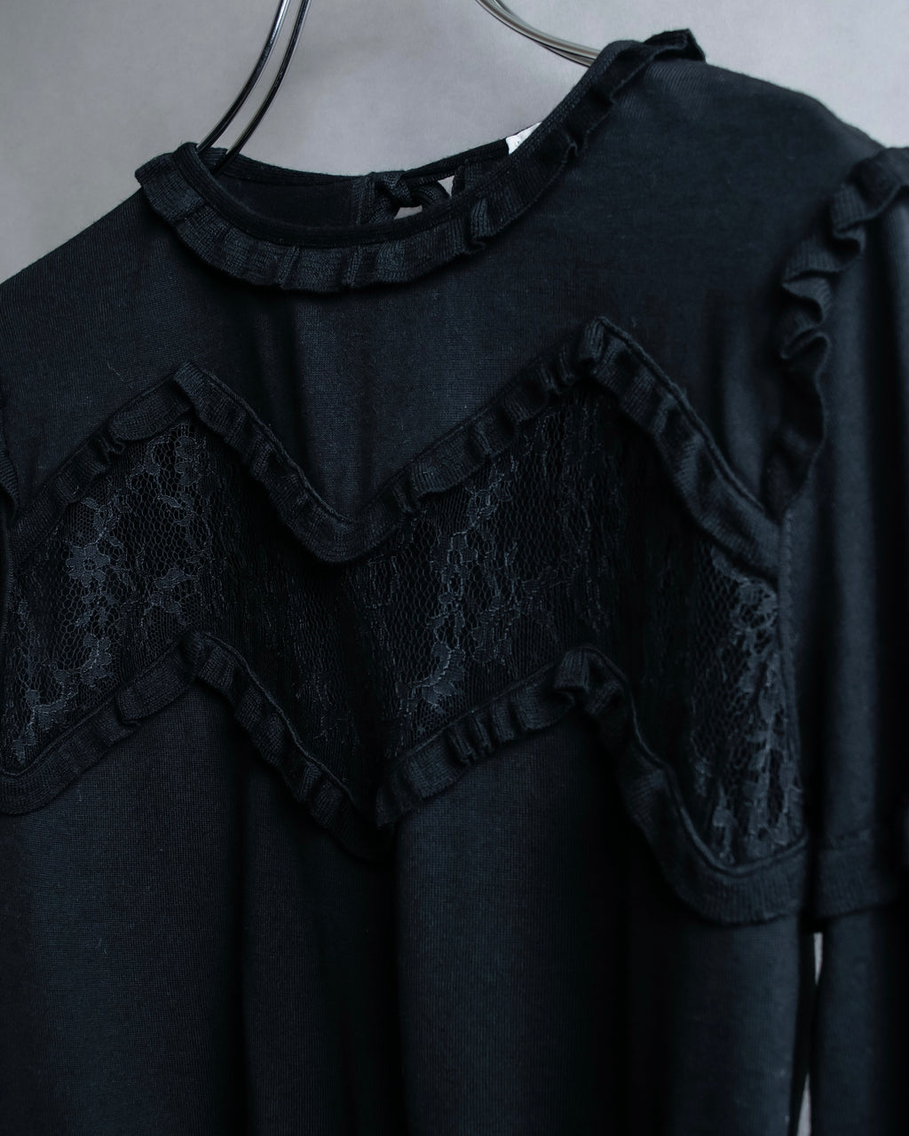 "VALENTINO" Ruffle＆lace design black knit