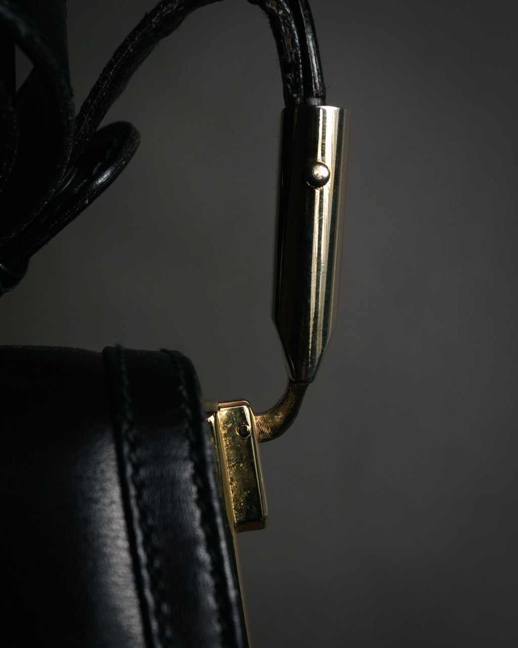 "GUCCI" 70’s boutique push lock box calf shoulder bag