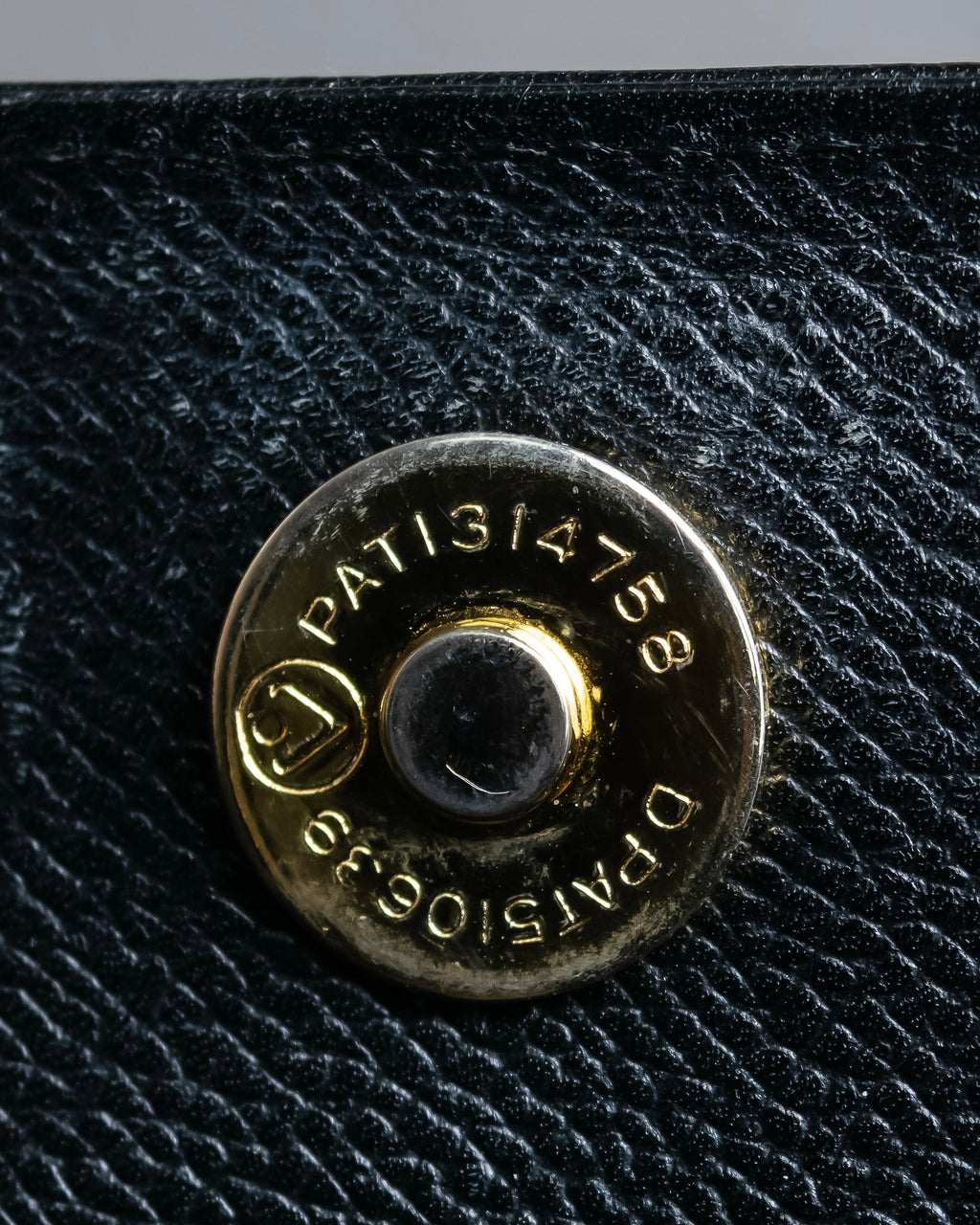 "VALENTINO" Garavani gold metal design leather hand bag