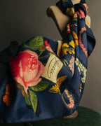 “GUCCI” 90’s-00’s Flora logo silk scarf