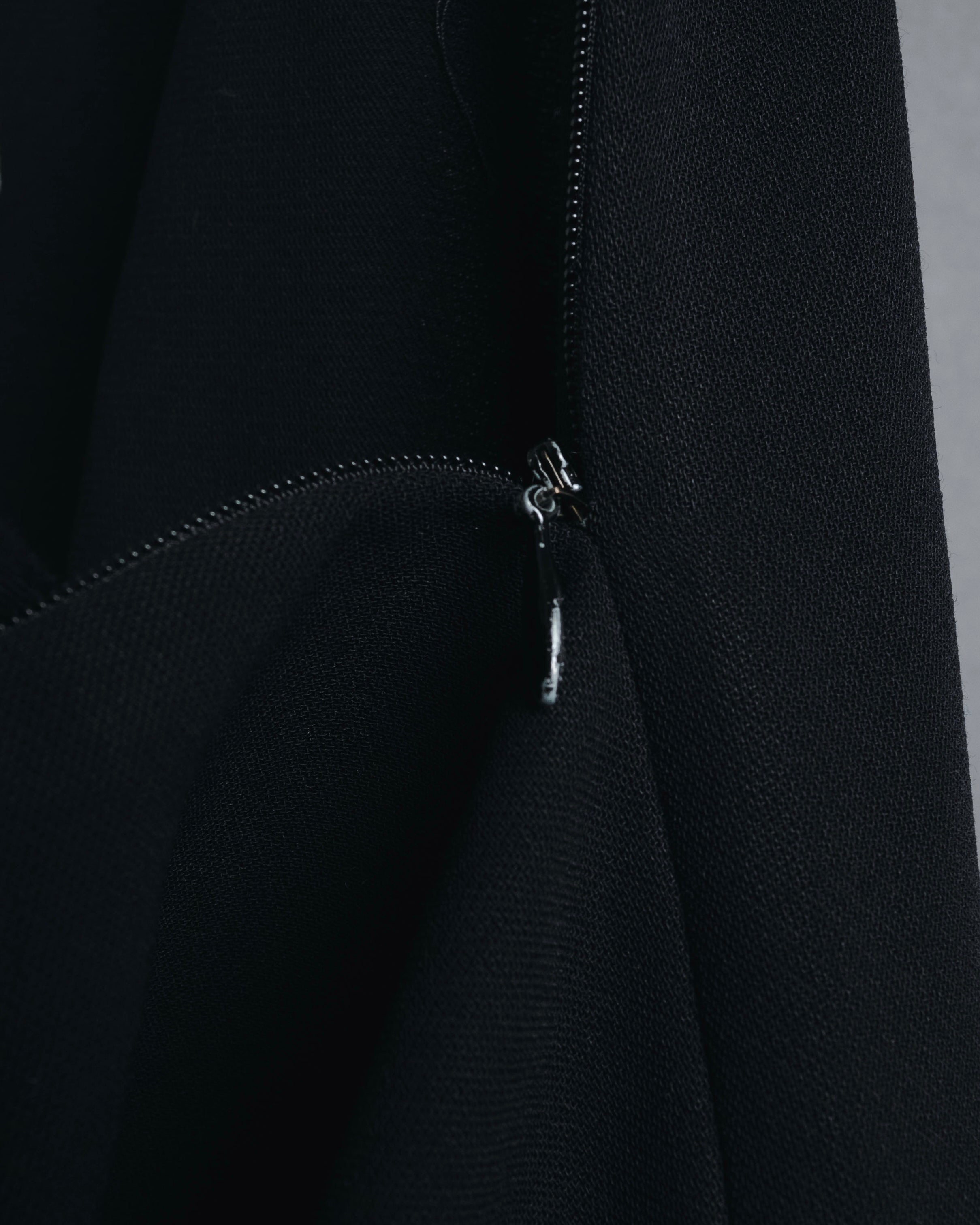 "GIORGIO ARMANI" 90’s Minimalist straight-leg virgin wool slacks