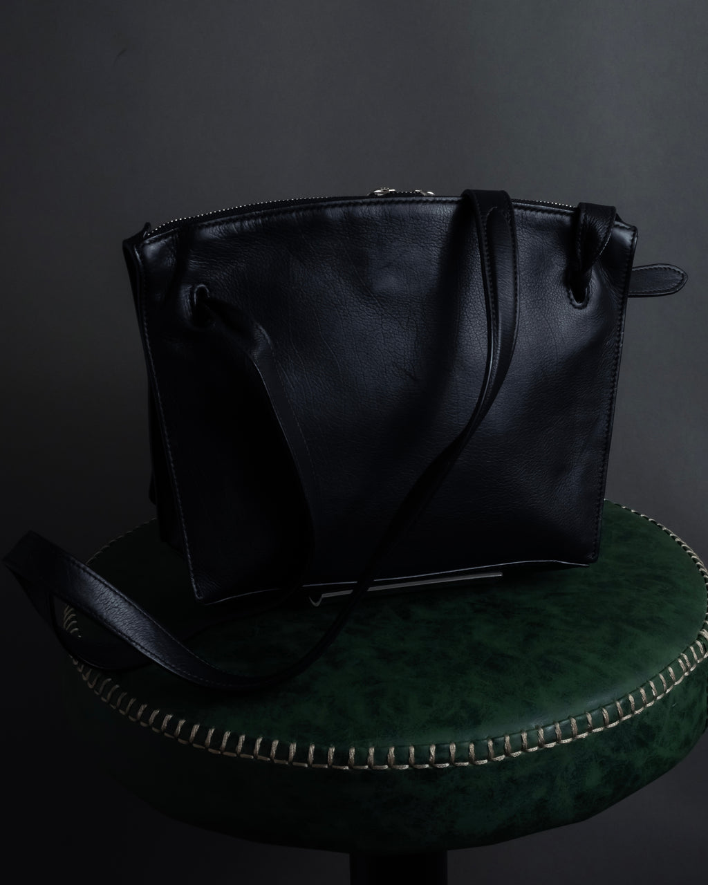 "JIL SANDER" Hill model gently curved leather shoulder bag