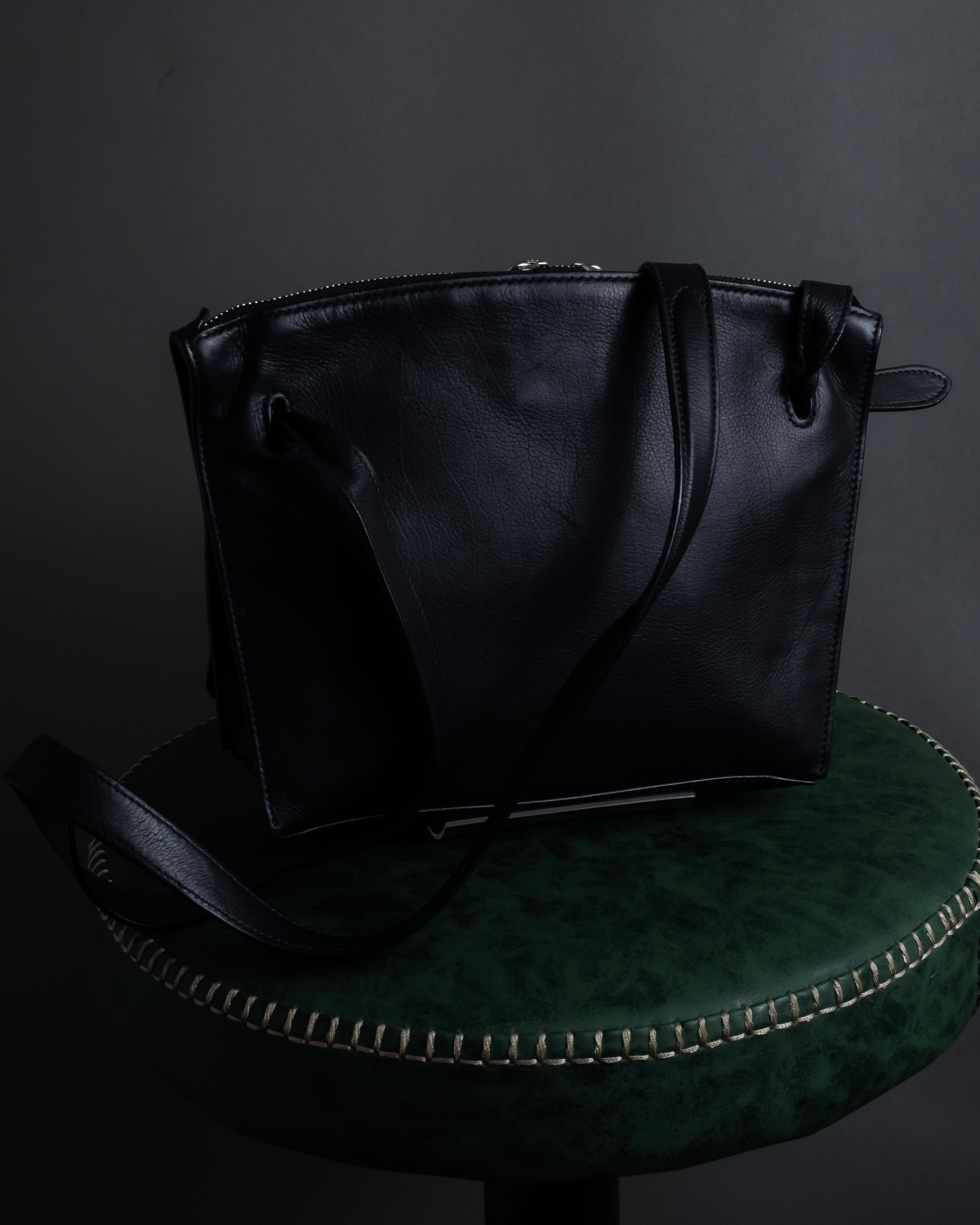 "JIL SANDER" Hill model gently curved leather shoulder bag