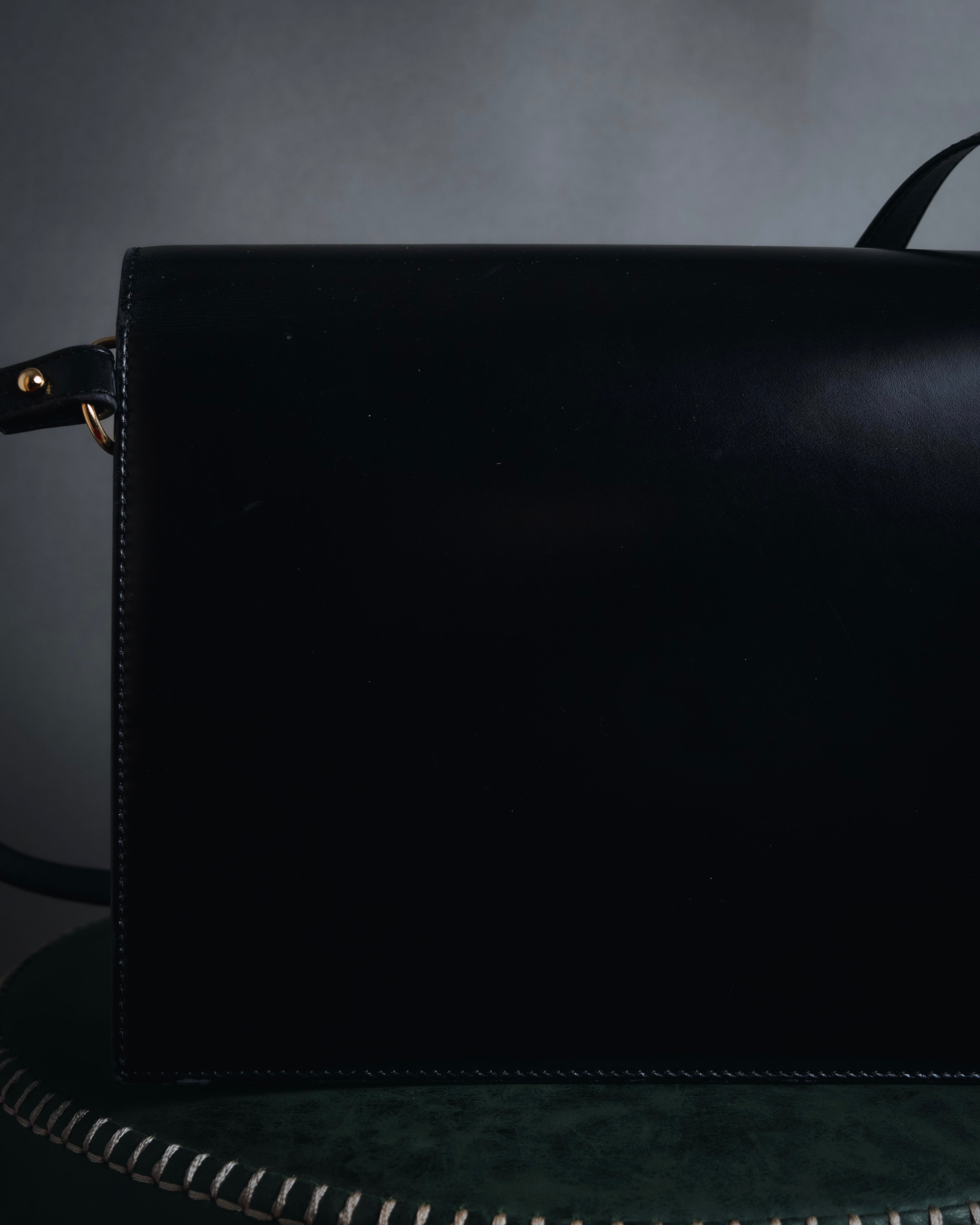 Bolso de cuero con diseño acolchado de diamantes de Yves Saint Laurent de los años 80-90