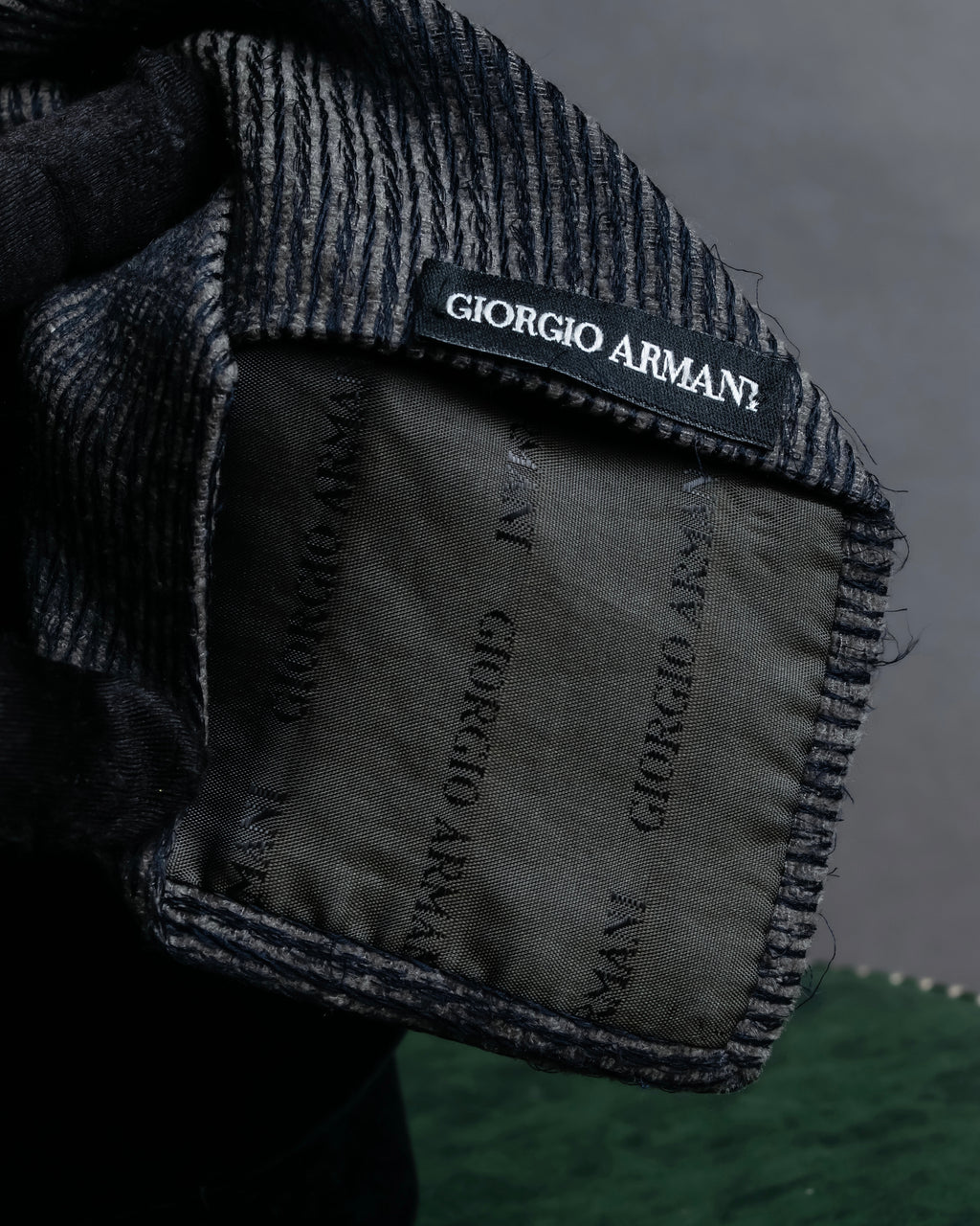 "GIORGIO ARMANI" Diagonal ridge pattern brushed necktie