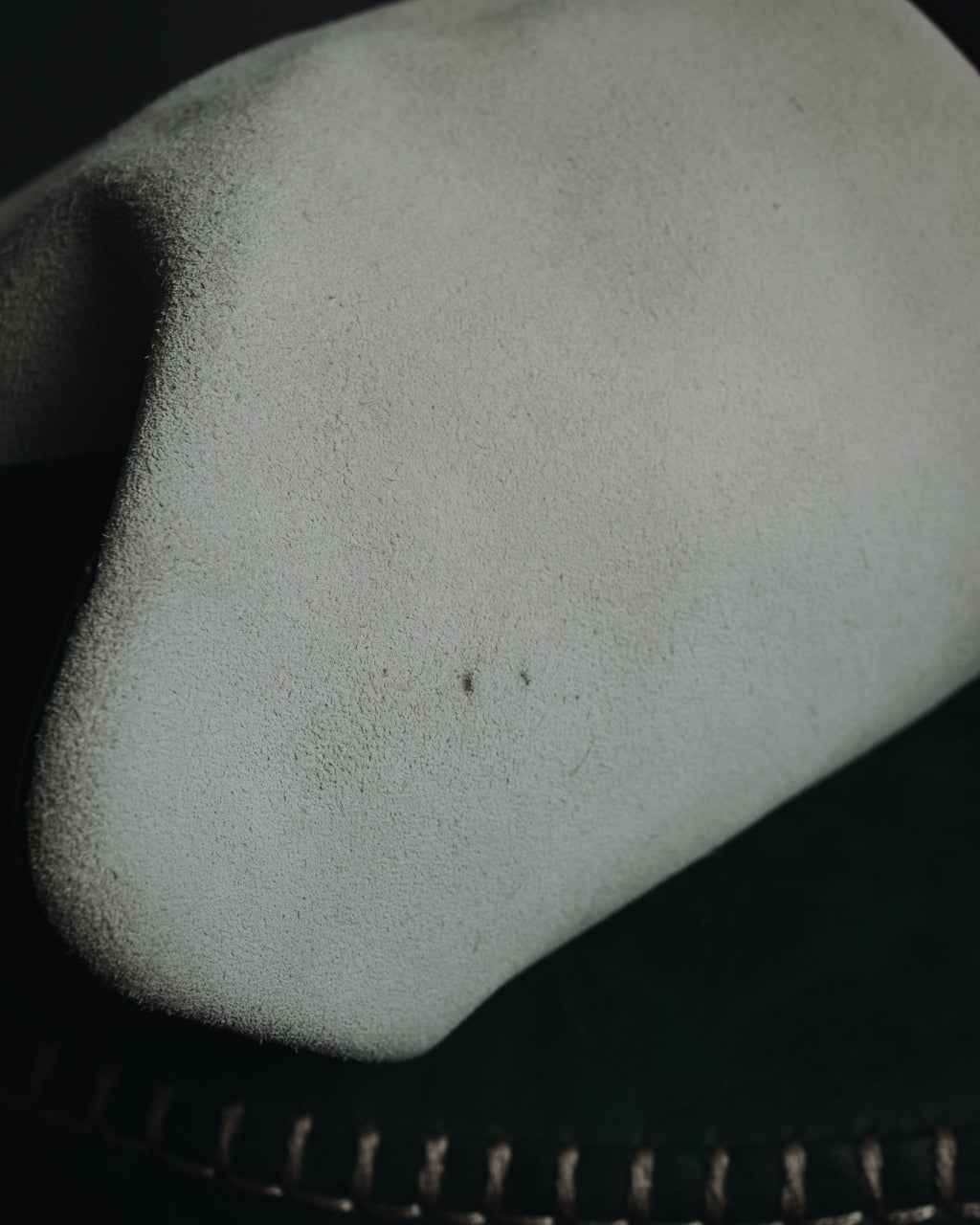 "GUCCI" 90’s-00’s suede piston-closure shoulder bag