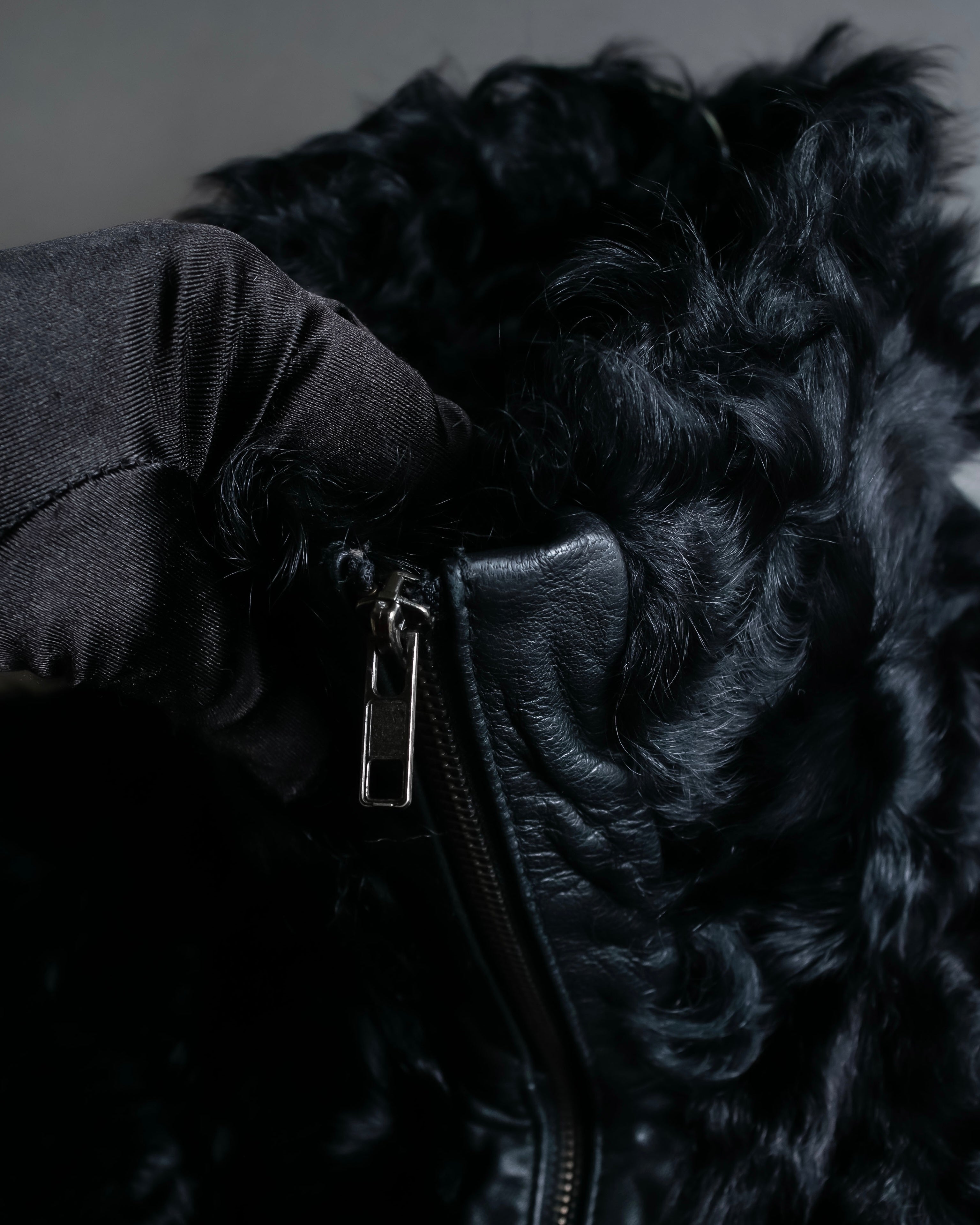 "HERMITAGE" Box silhouette double zipper fur blouson