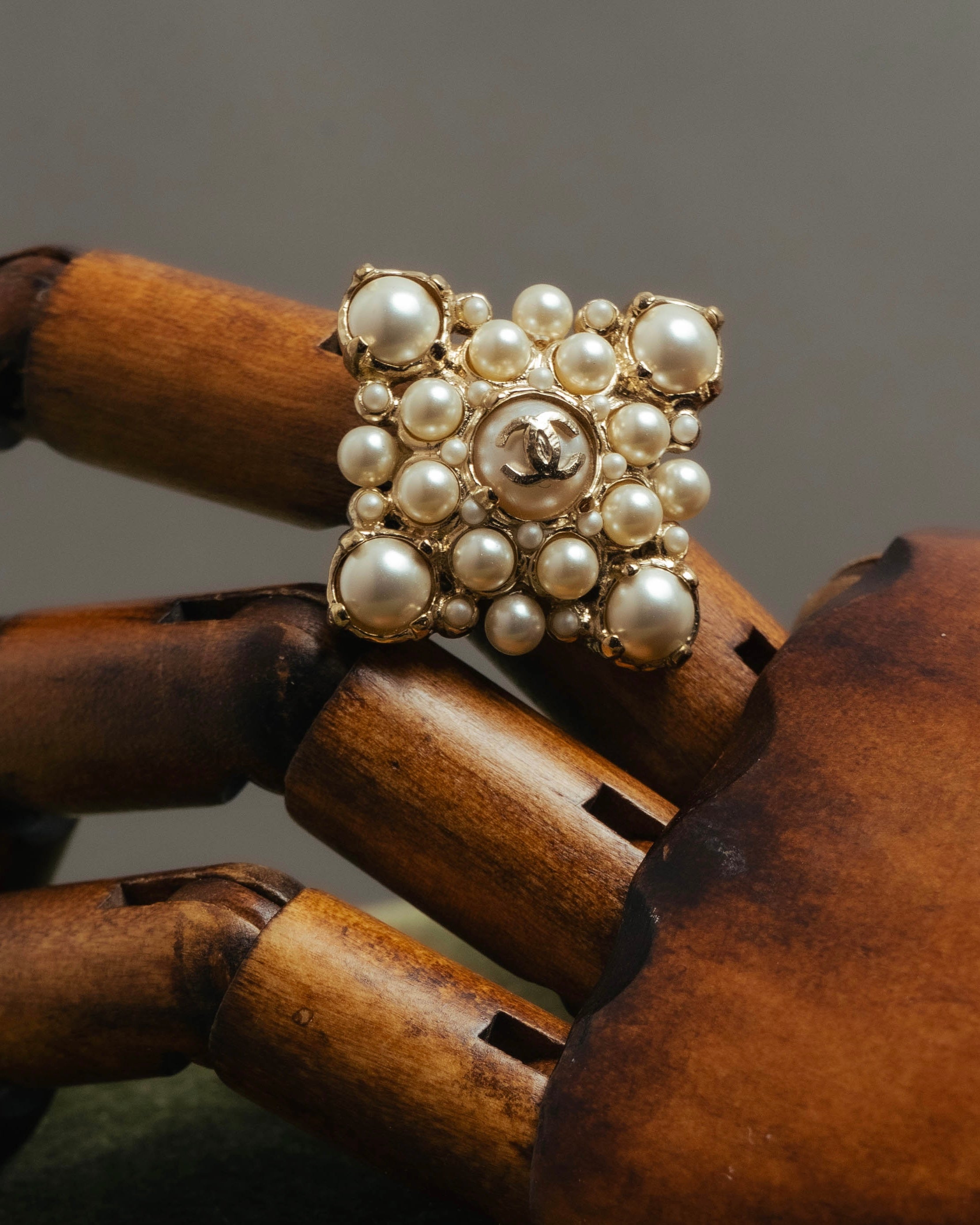 -SPECIAL- “CHANEL” 2013 high summer pearl cc cocktail ring
