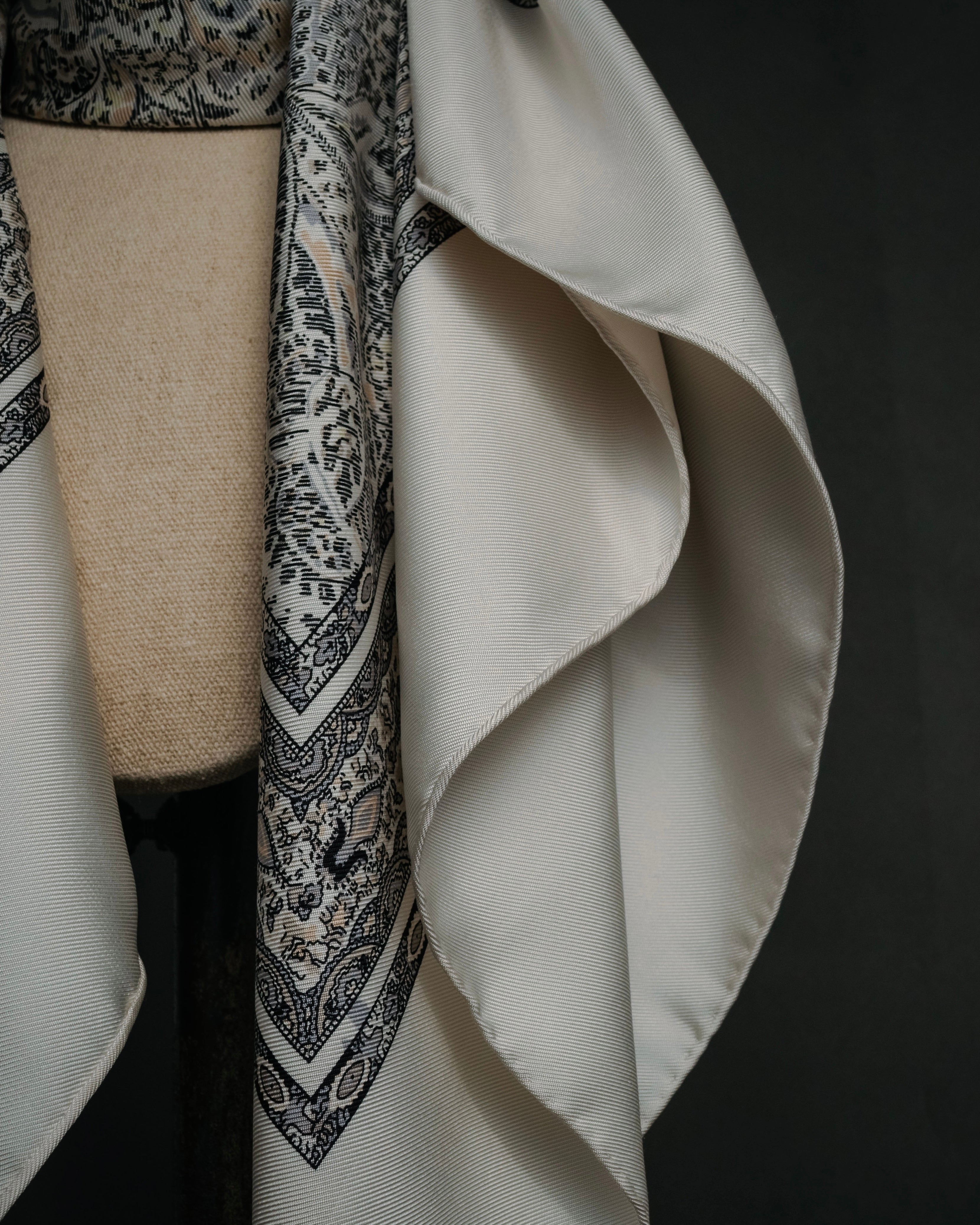 “HERMES” 1995–2005 Paisley botanical silk twill carré scarf