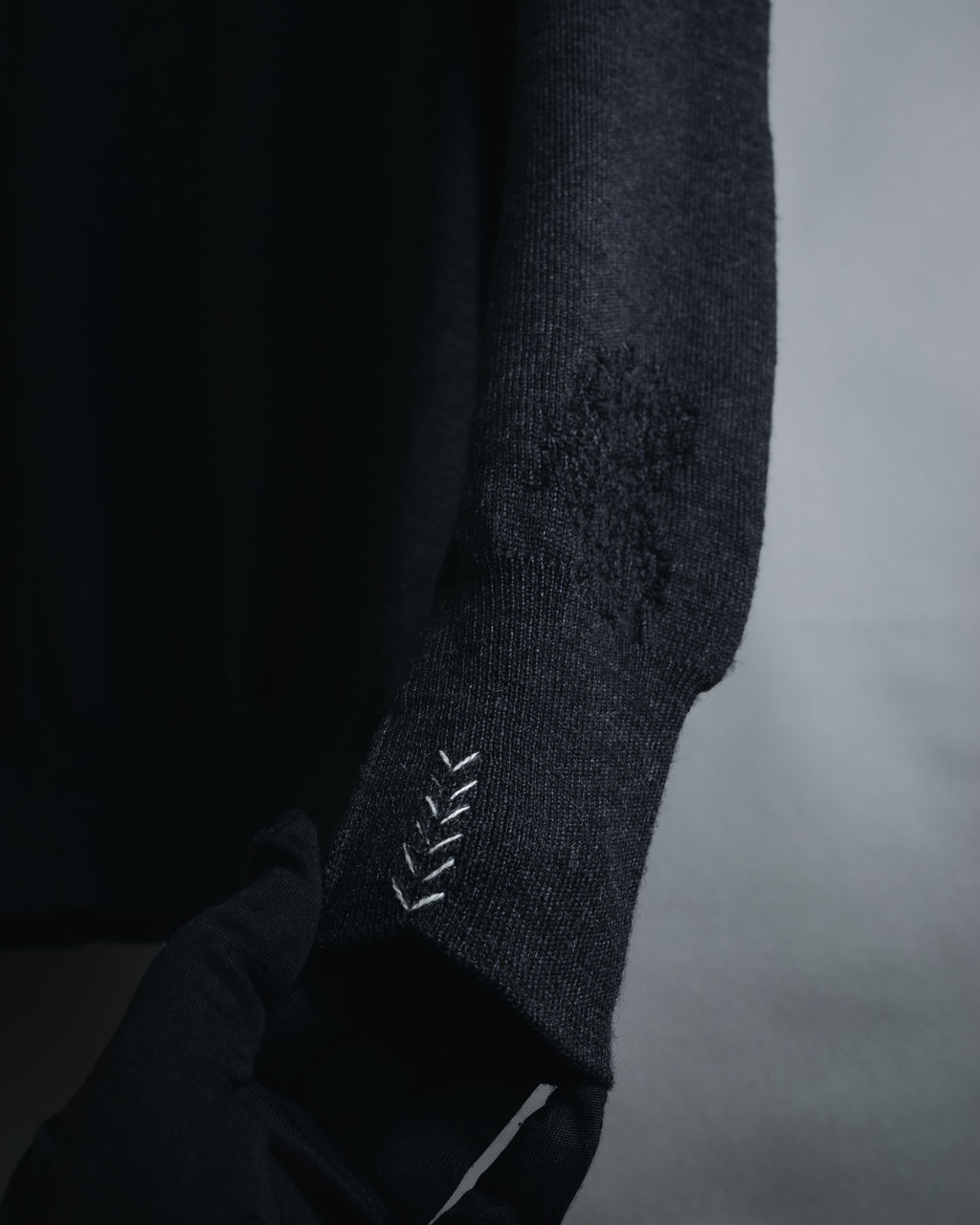 "Maison Margiela" 15AW deconstructed hand-stitched crewneck knit
