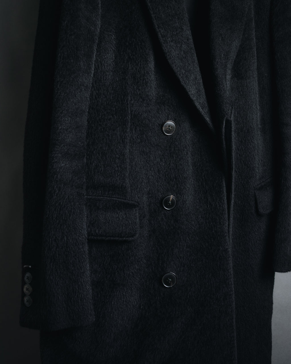 –SPECIAL– "GUCCI" 09-12’s Classically tailored llama-blend Chesterfield coat