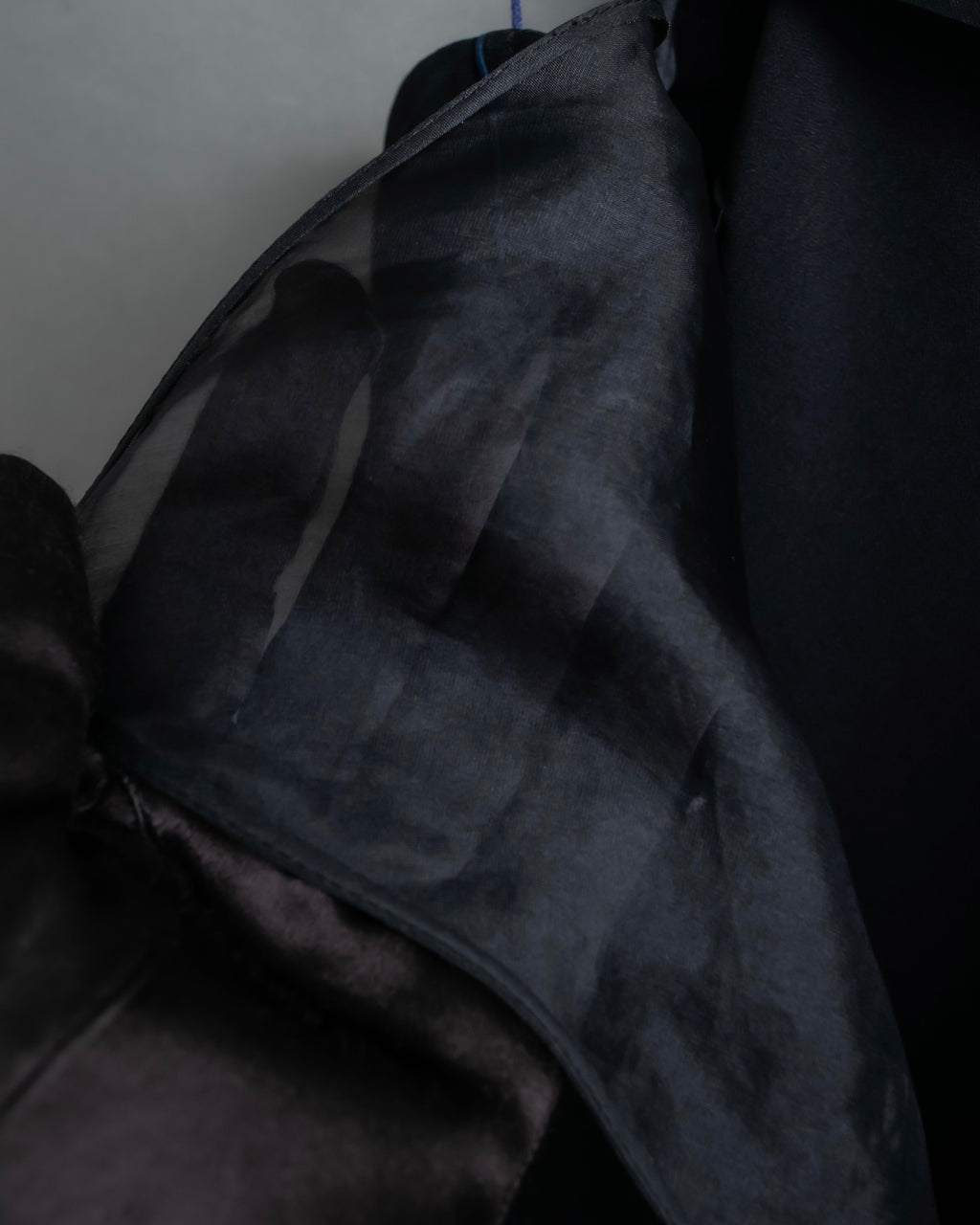 "BALENCIAGA" Piping material switching camisole