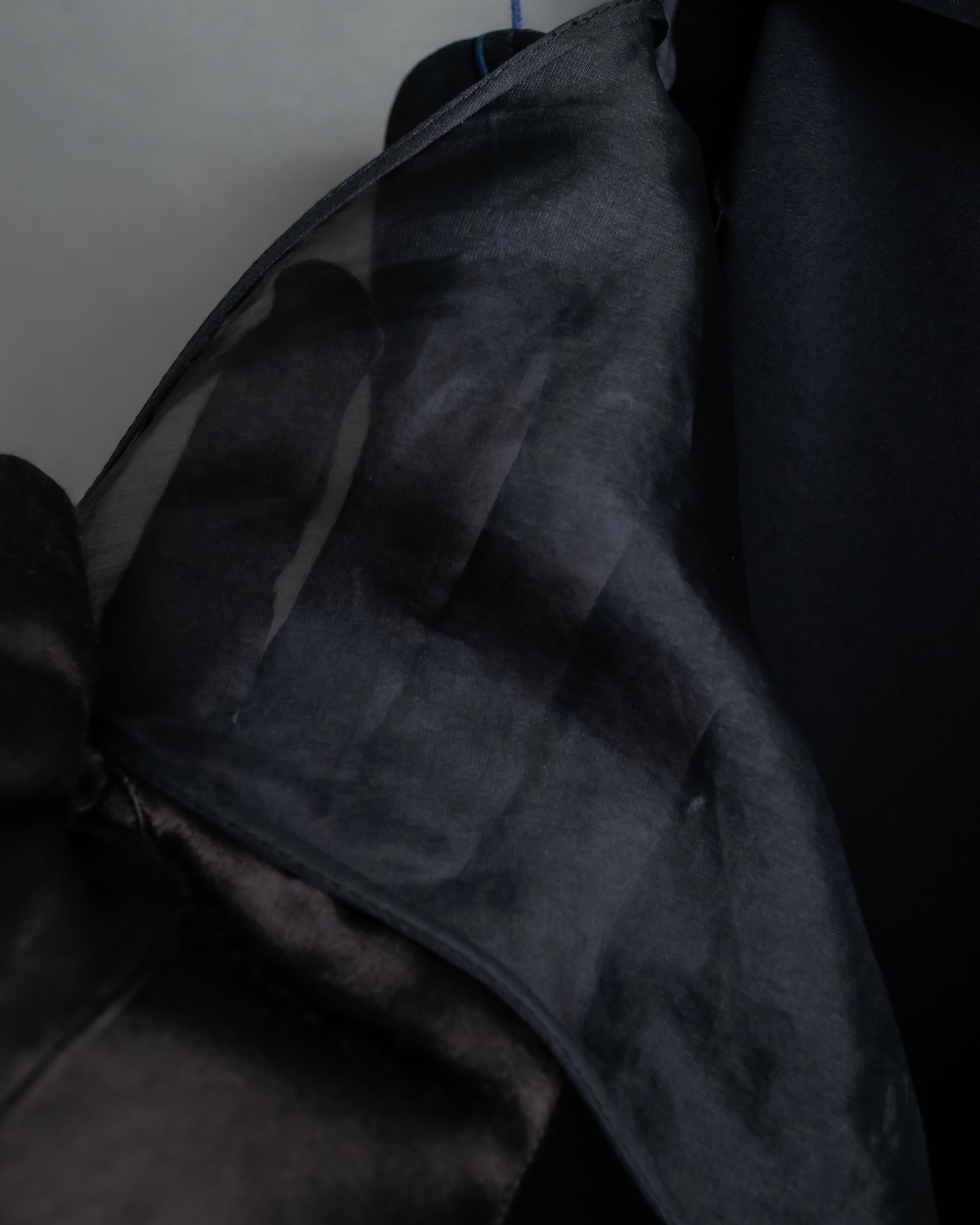 "BALENCIAGA" Piping material switching camisole