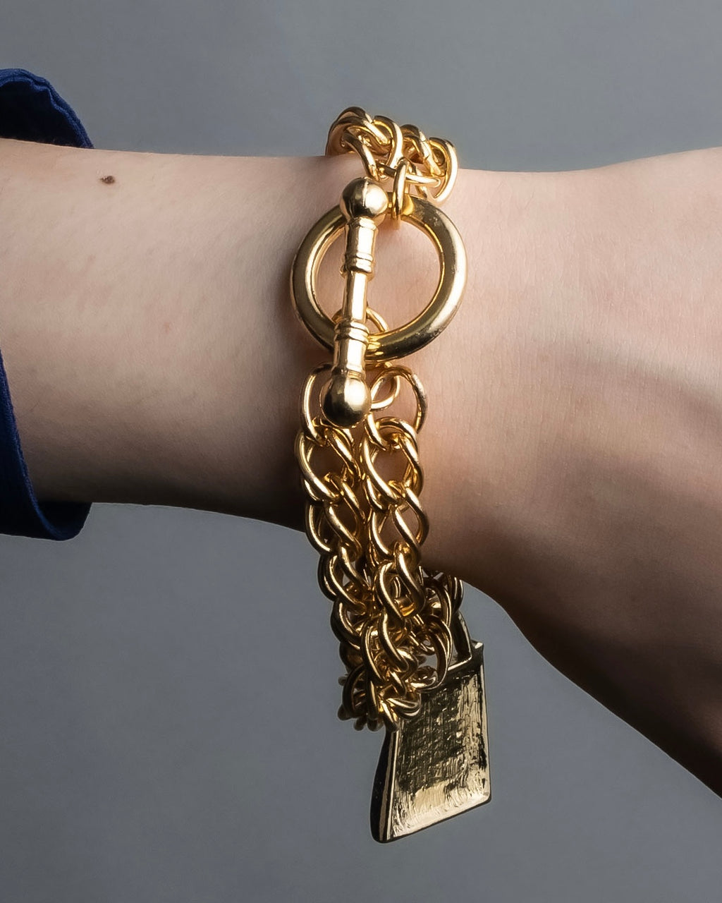 "Karl Lagerfeld" Bag charm mantel chain bracelet