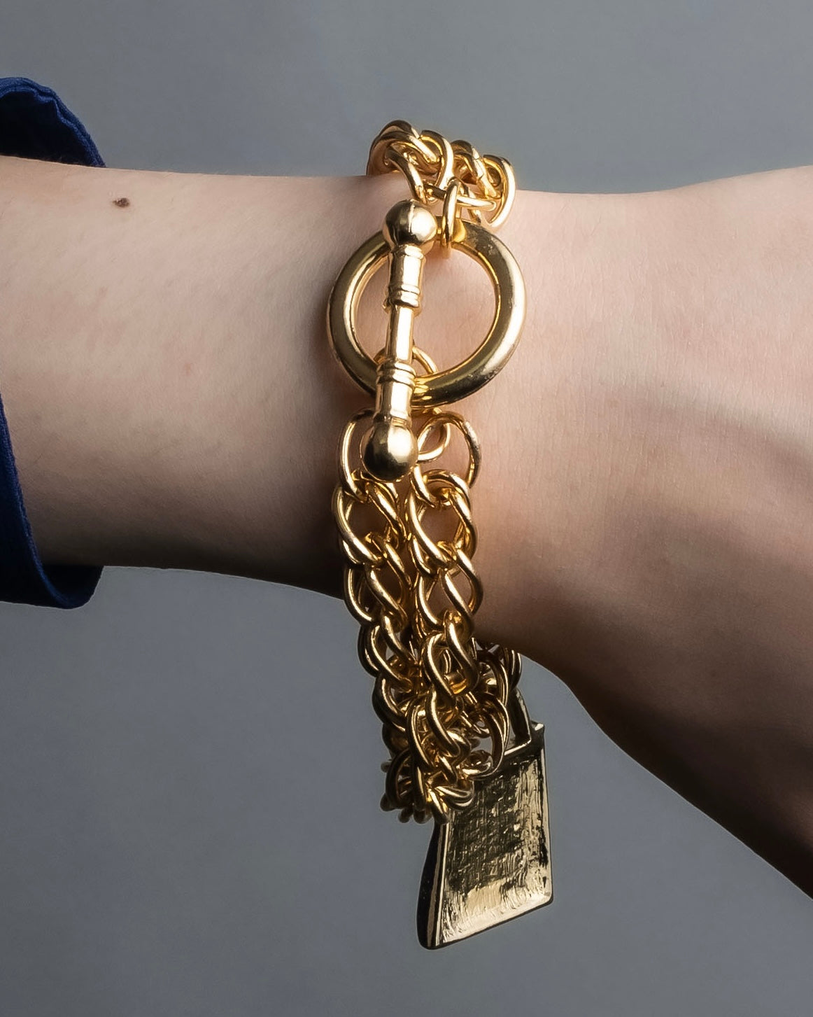 "Karl Lagerfeld" Bag charm mantel chain bracelet