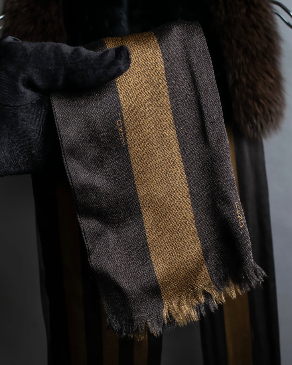 "FENDI" Two-tone striped fur docking stole