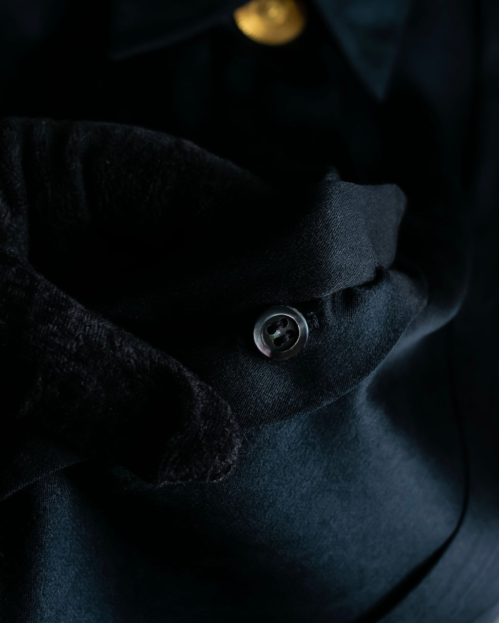 "CHANEL" Coco mark button design black glossy shirt