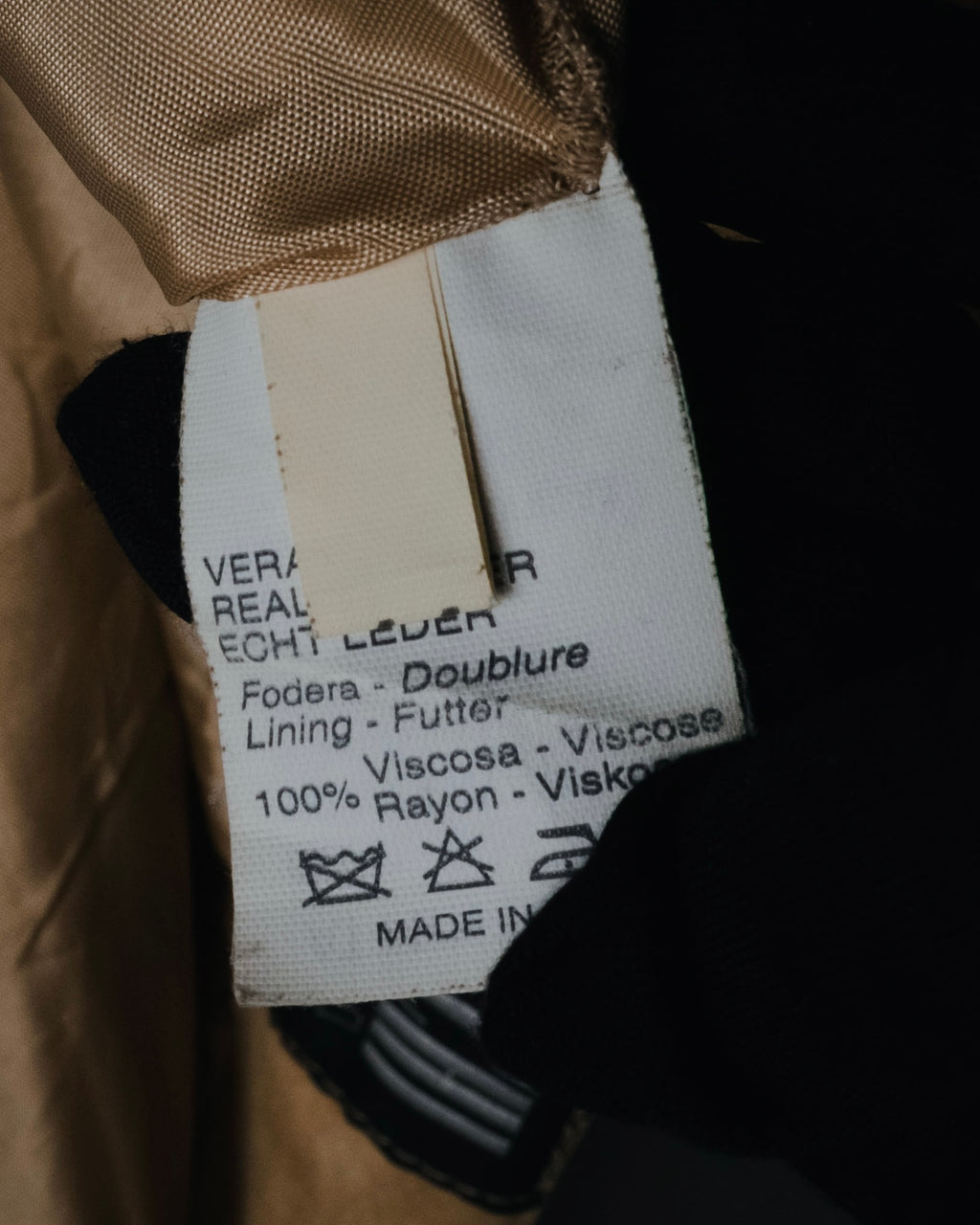 "CECCHI LINEA PELLE" 90’s Suede leather floral cutwork hem skirt