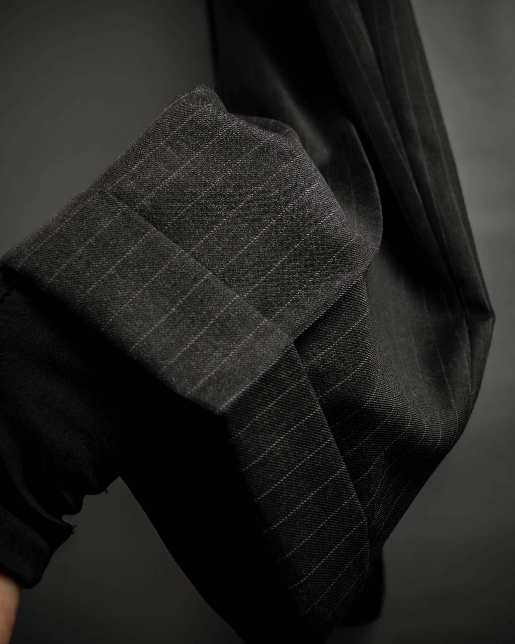 "ARMANI COLLEZIONI" Classic Italian tailoring stripe pattern set up