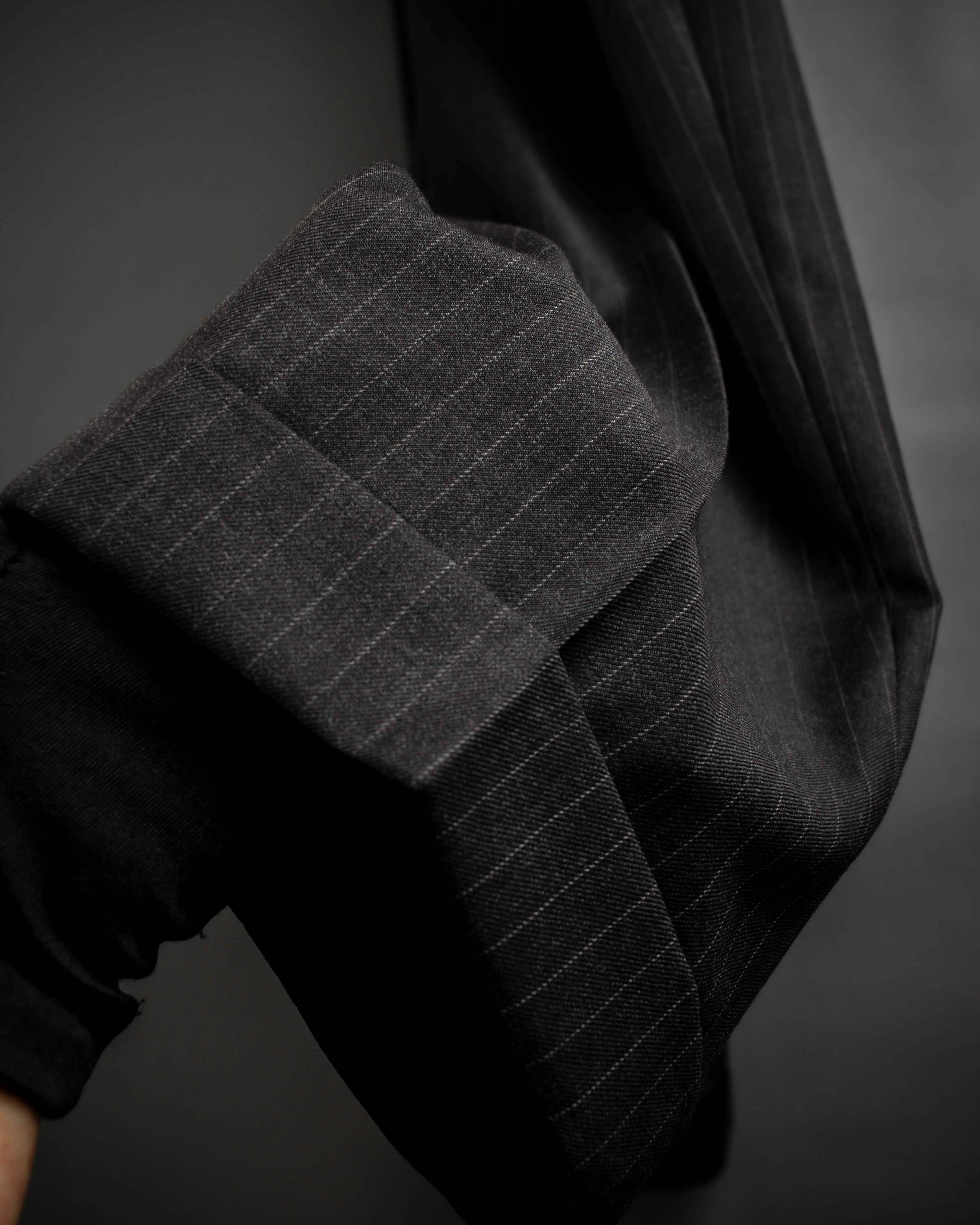 "ARMANI COLLEZIONI" Classic Italian tailoring stripe pattern set up