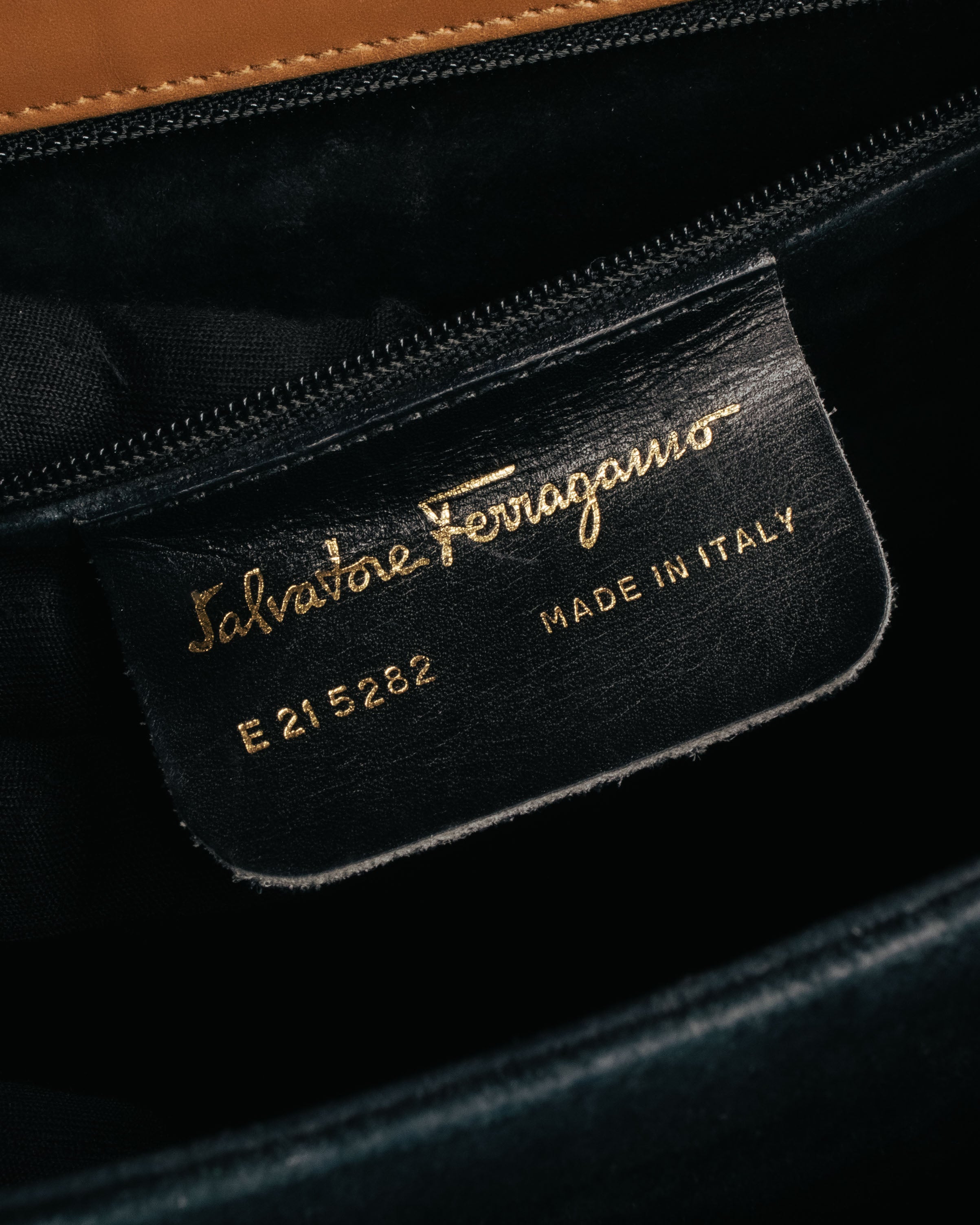-SPECIAL- “Salvatore Ferragamo” 90’s lizard leather gancini 2way flap bag