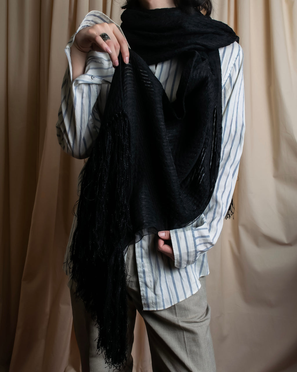 "GIORGIO ARMANI" Waffle low gauge knit fringe design stole