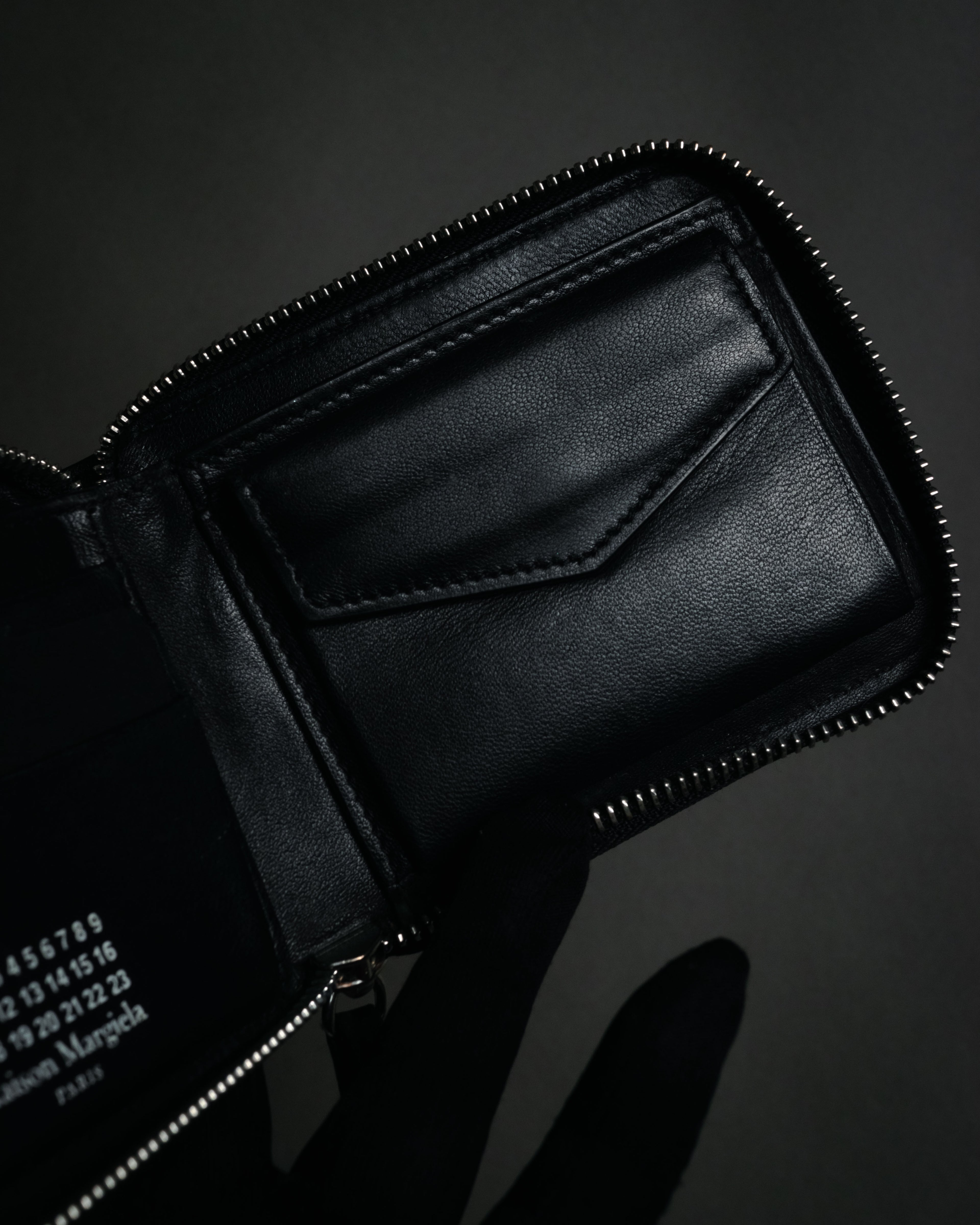 "Maison Margiela" 2020SS tabi sole patch zip wallet