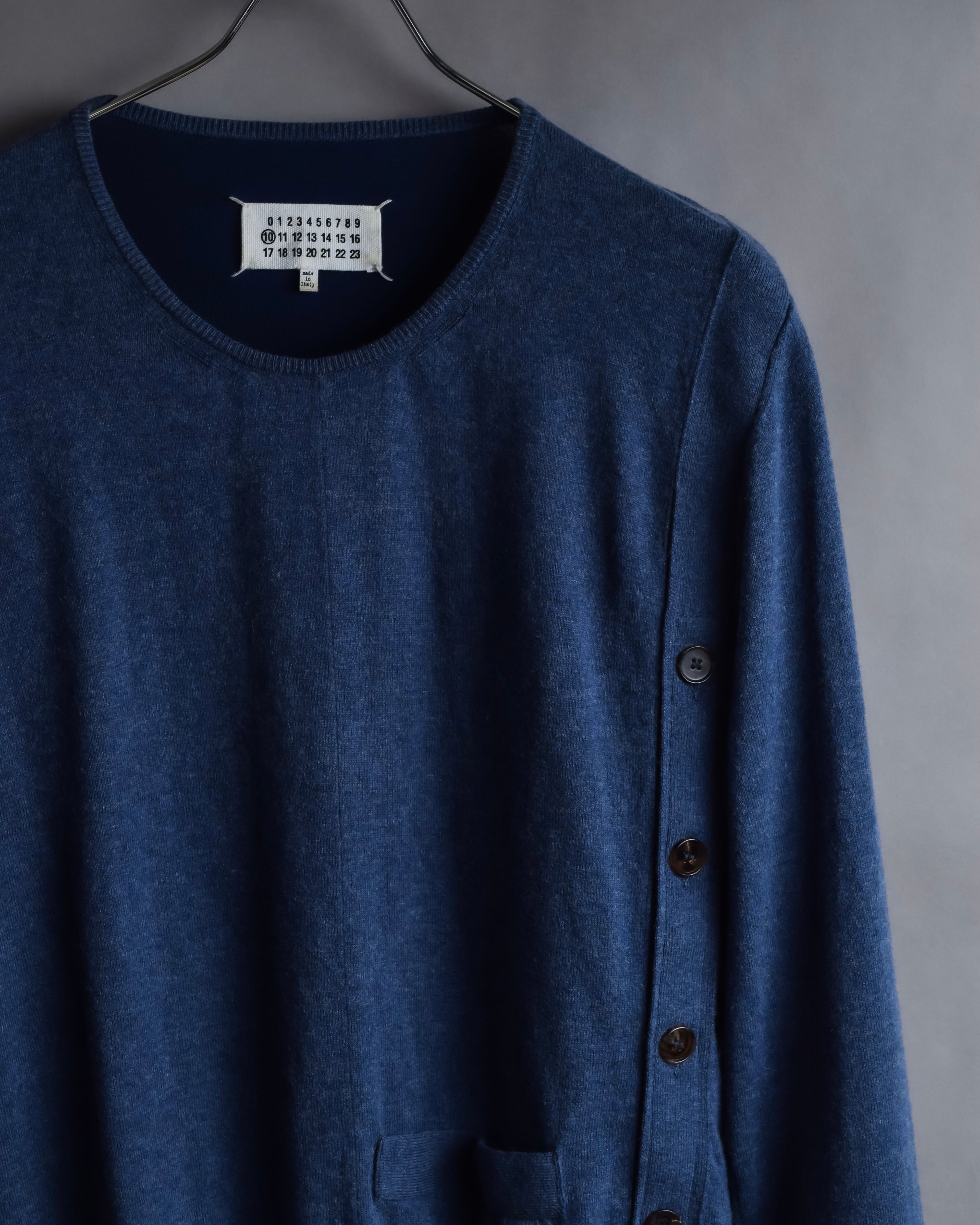 "MAISON MARGIELA" 17SS Asymmetric button line knit