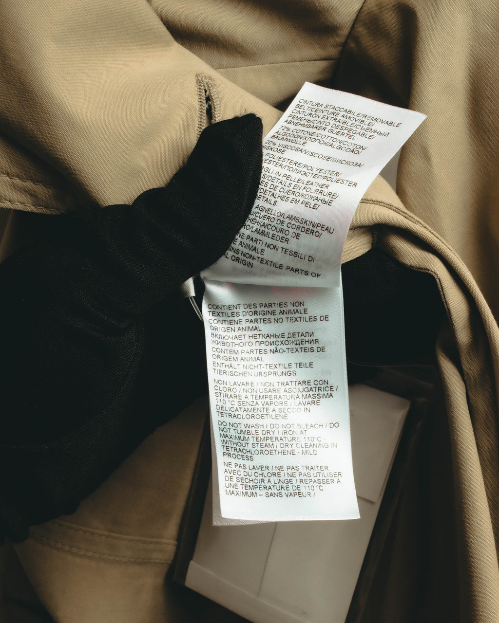 –SPECIAL– “BOTTEGA VENETA” 2020-21AW Sculptural cape-sleeve belted trench coat
