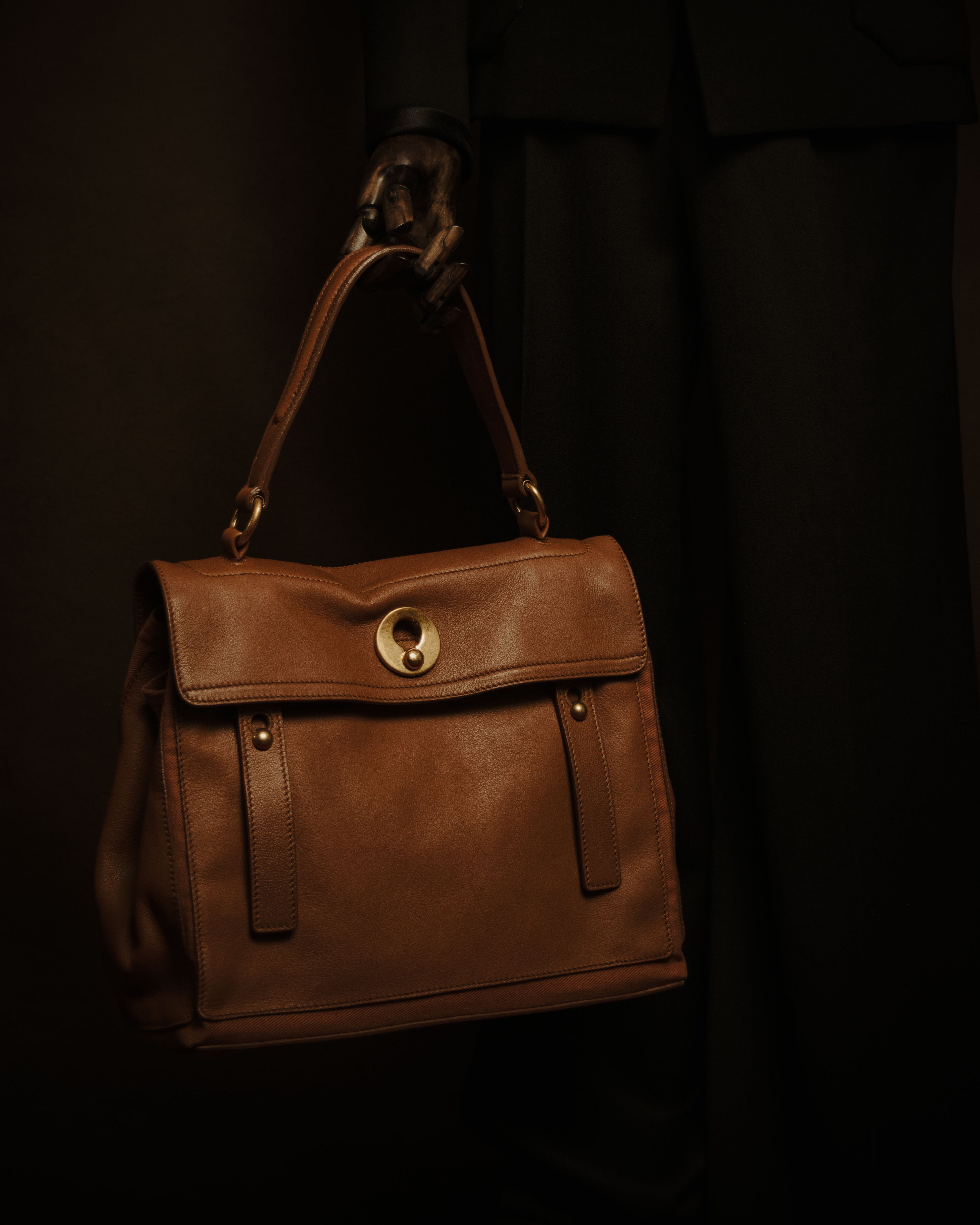 –SPECIAL– “YVES SAINT LAURENT”
2011-2012 Muse two leather handbag