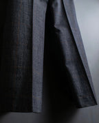 Pantalones vintage con detalle de botones, ventana de estampado a cuadros