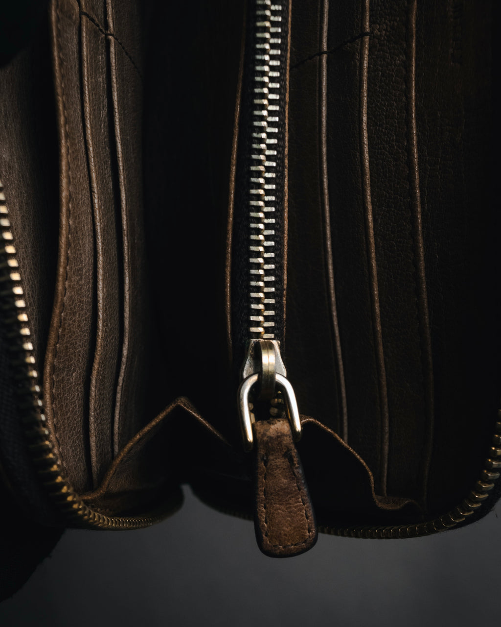 "MIU MIU" 10’s studded quilted vintage leather zip wallet