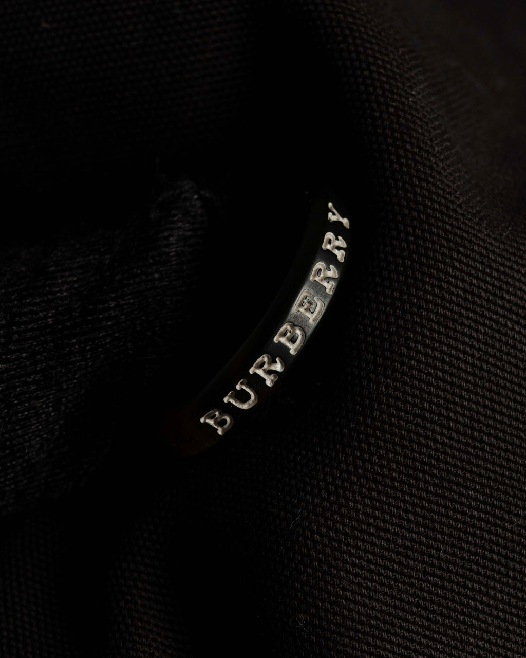 "BURBERRY" Subdued tone military detail mid-length trench coat