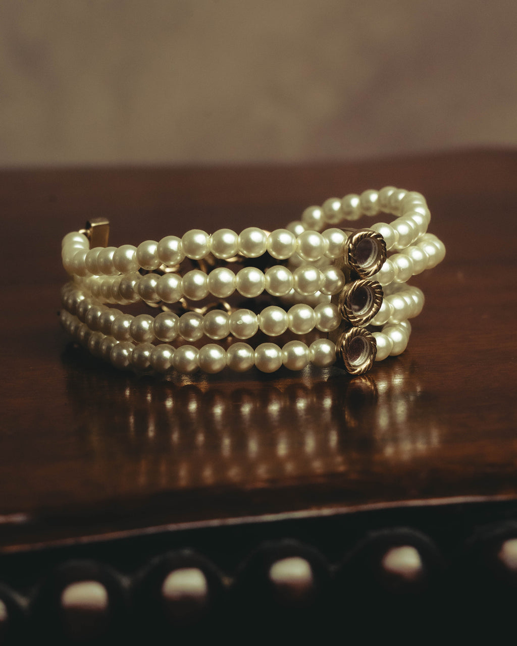–SPECIAL– “Christian Dior” 2018-2025 Four-strand faux pearl bracelet with sculptural oval accents