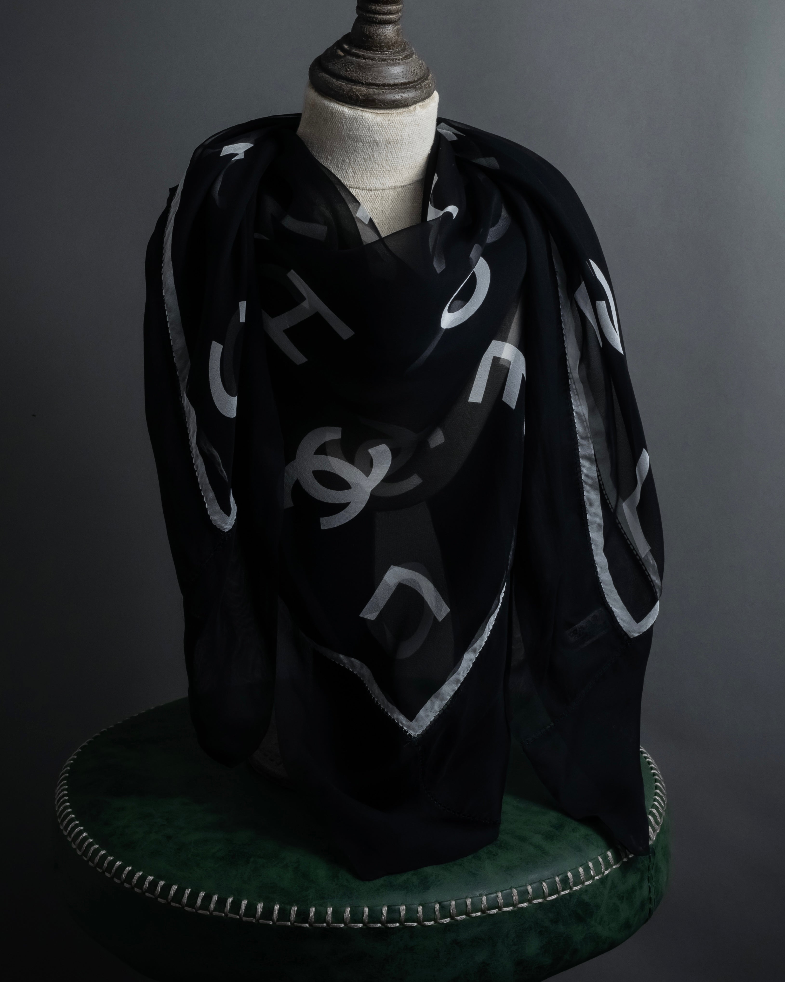 "CHANEL" Typography logo engraved large scarf