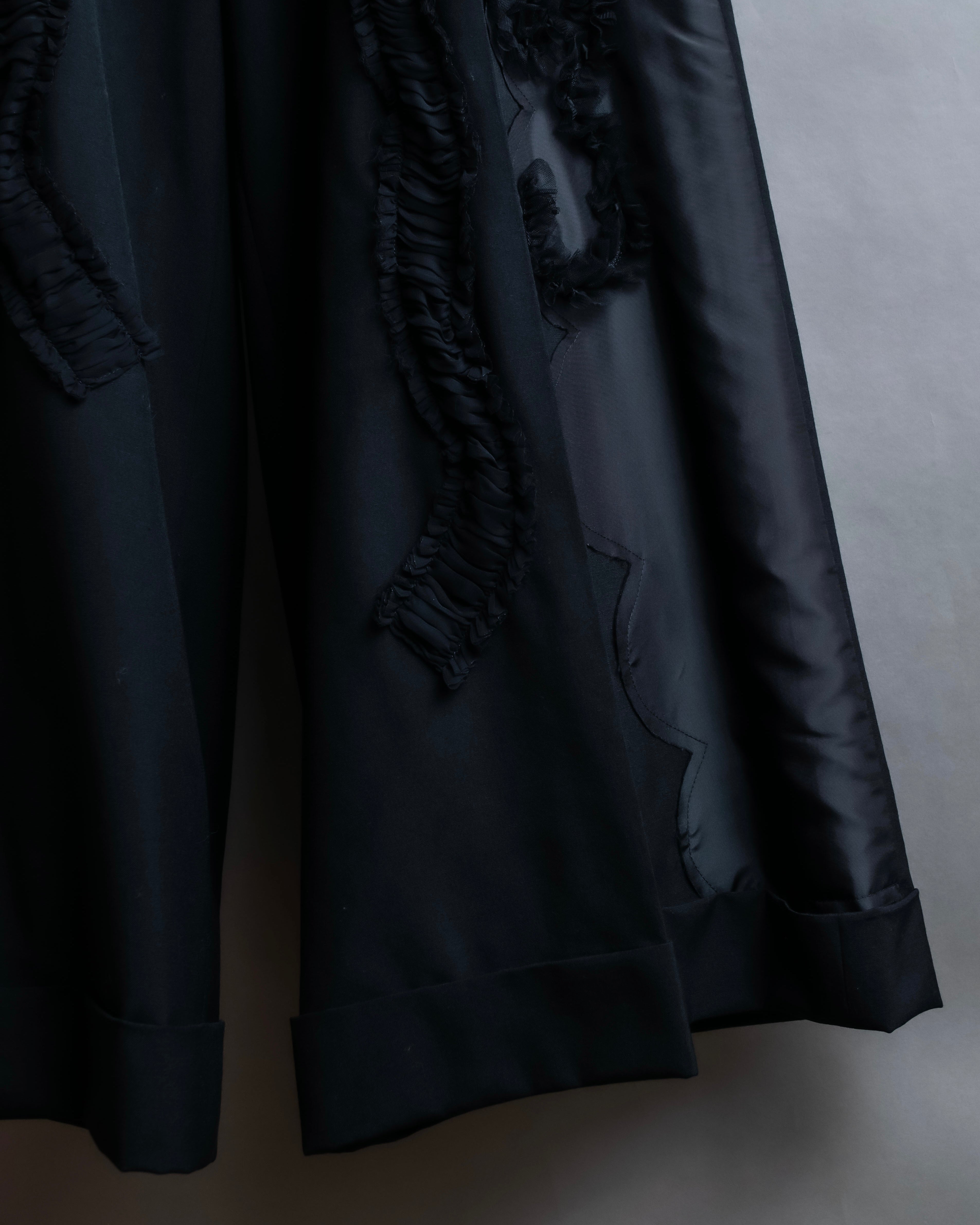 "COMME des GARCONS" Ruffle & tulle asymmetrical docking sarouel slacks