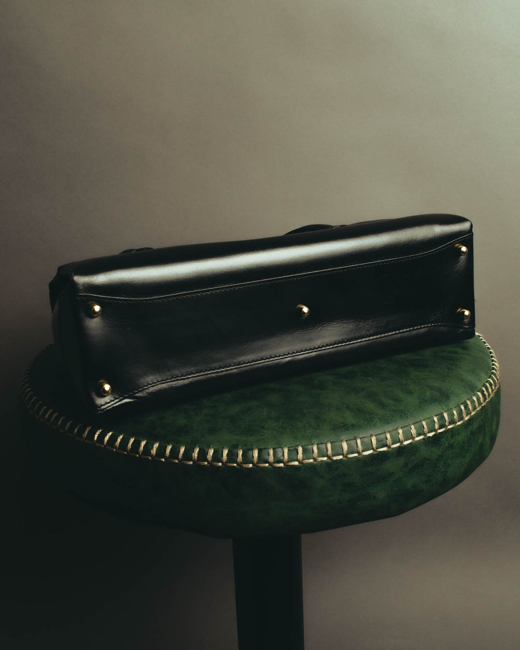 "GUCCI" 90's Structured leather top handle handbag