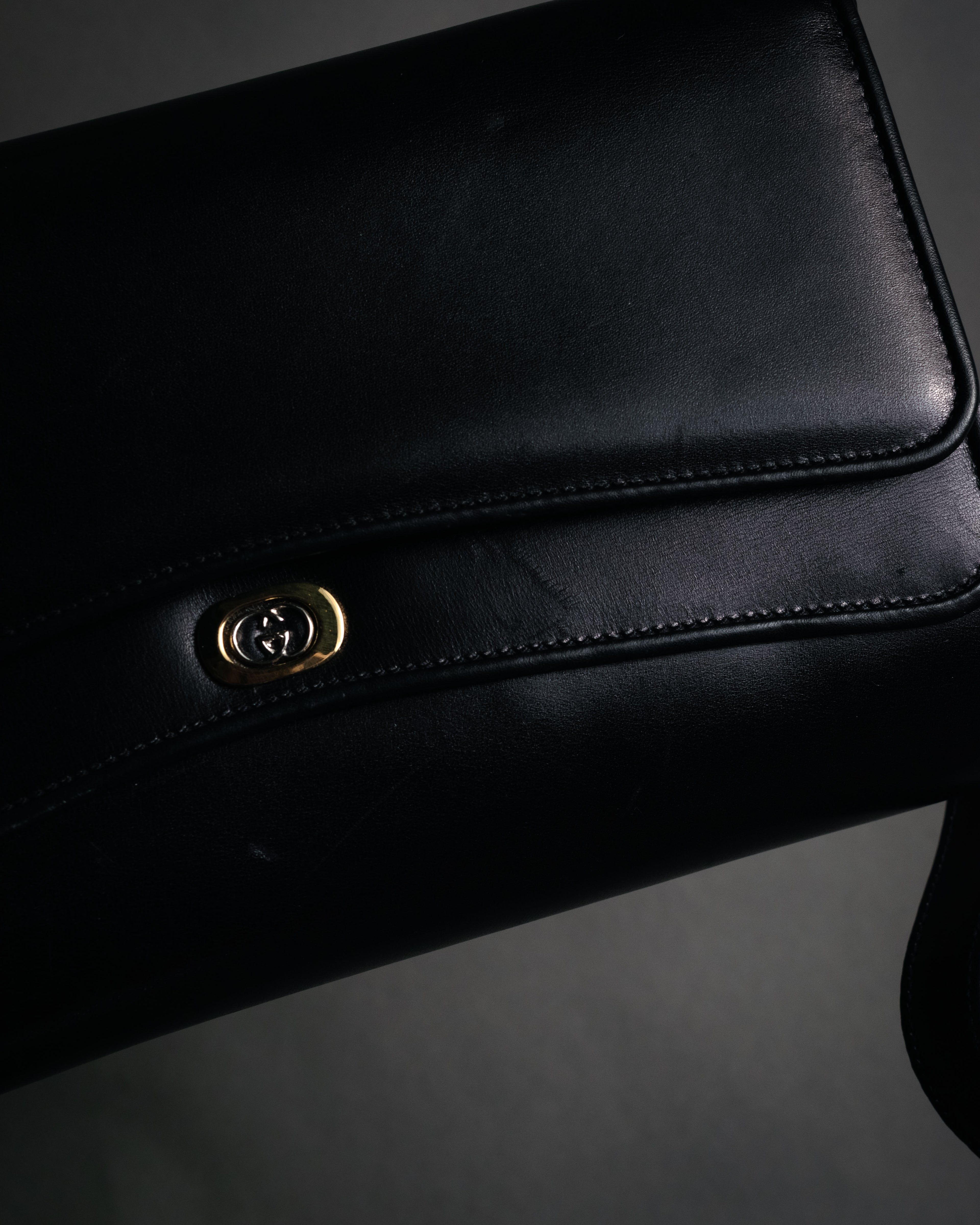 "GUCCI" 70’s-80’s Crest logo leather shoulder bag