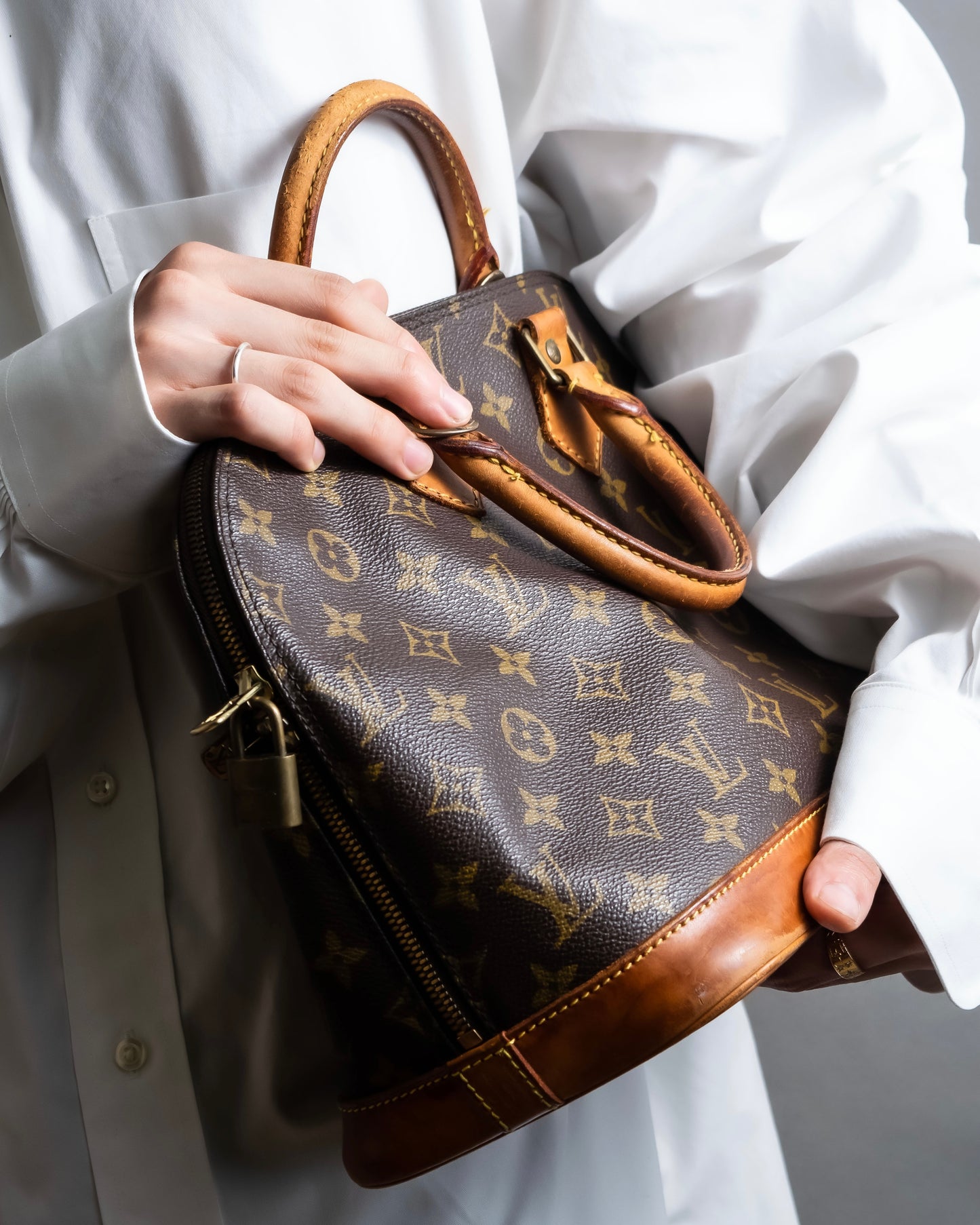 "LOUIS VUITTON" Alma series monogram pattern one handle bag