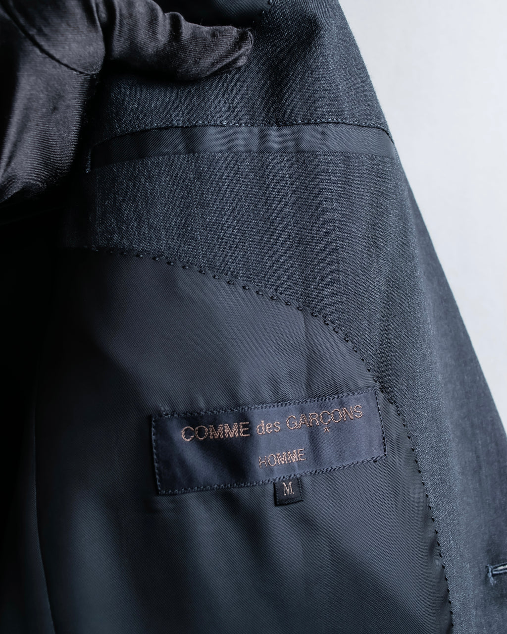 "COMME des GARCONS
HOMME" Notch lapel tailored jacket & wide tapered slacks charcoal gray set up