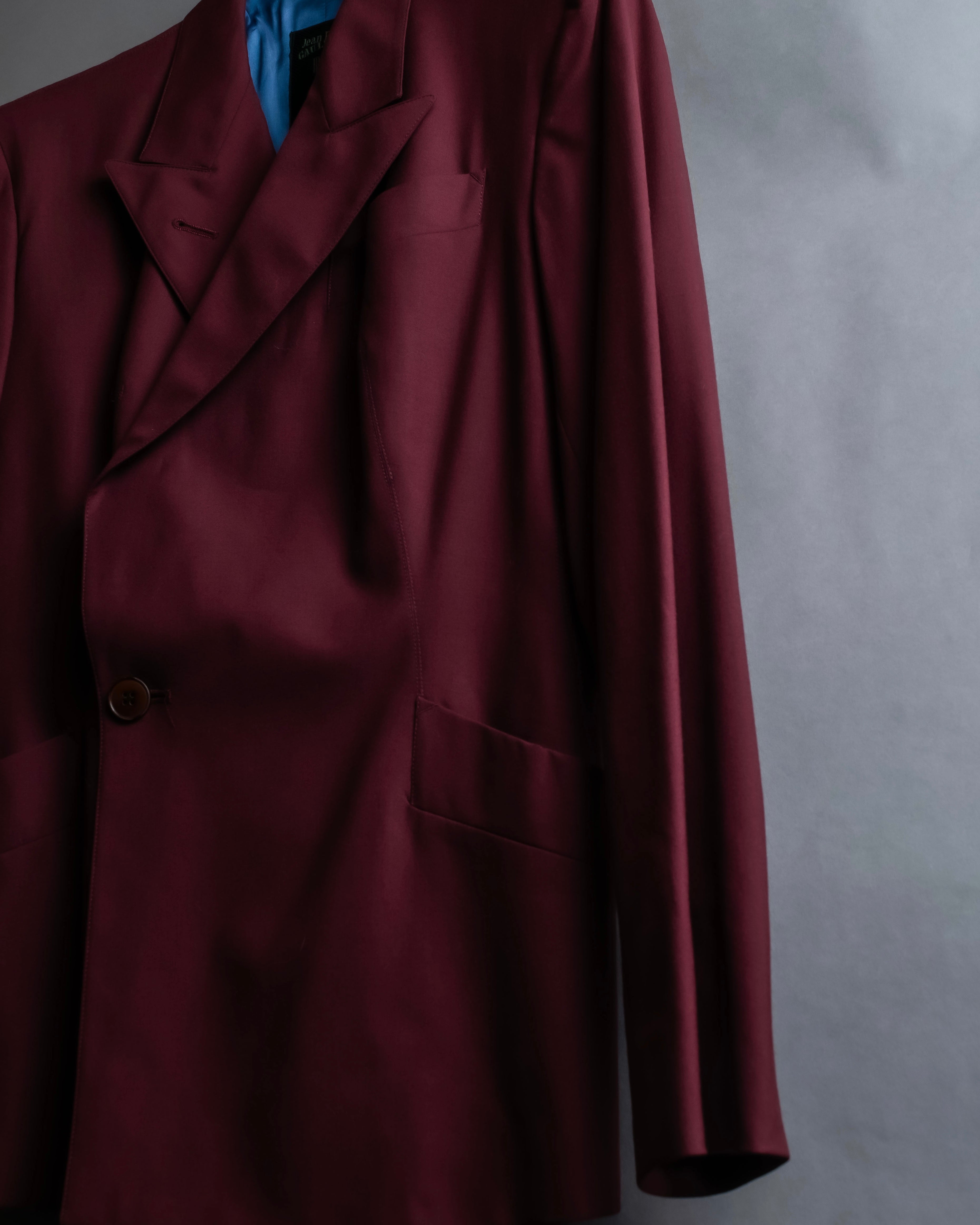"JEAN PAUL GAULTIER FEMME"
Bordeaux color peaked lapel wool tailored jacket