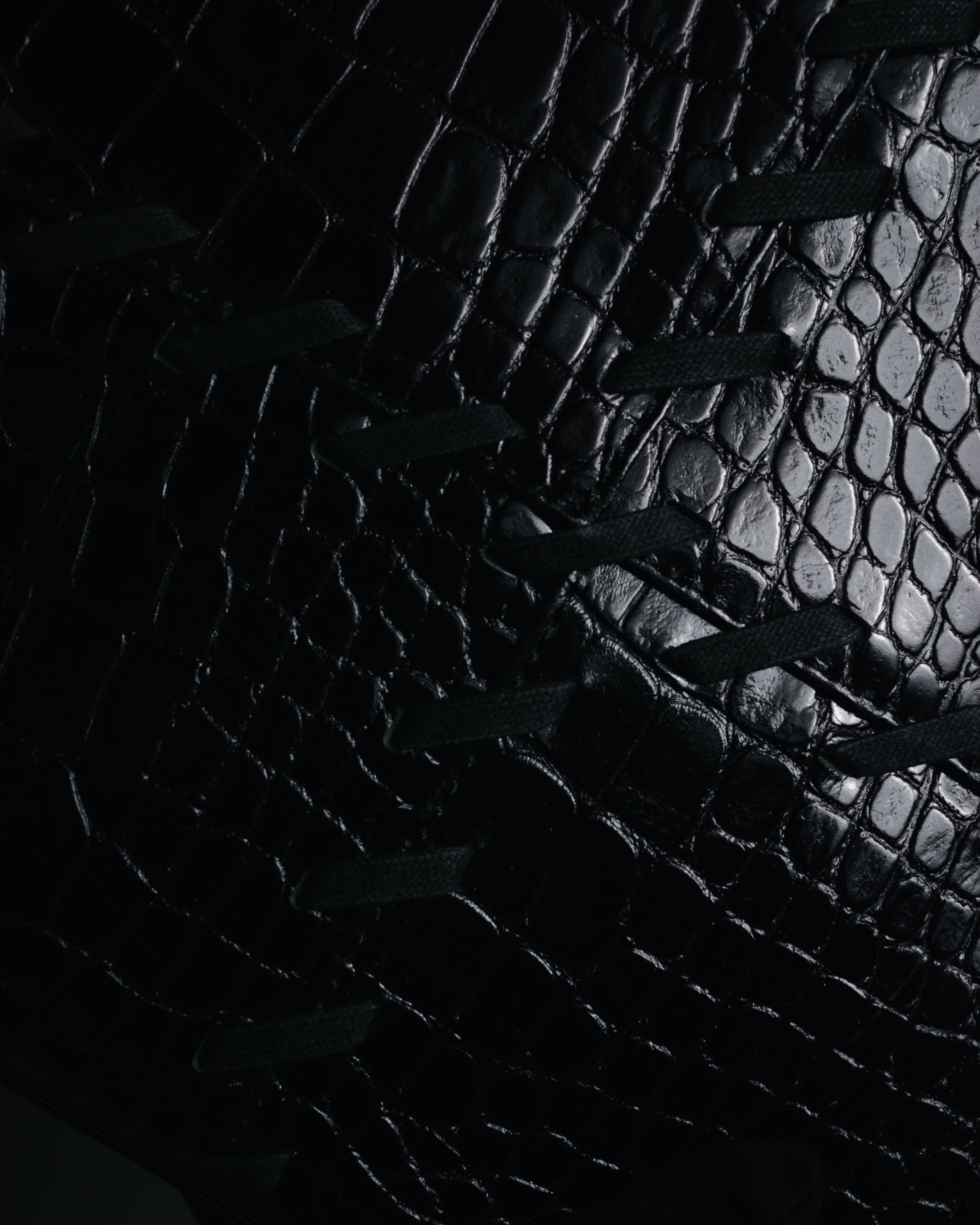 "YVES SAINT LAURENT" 90’s crocodile embossed lace up handbag